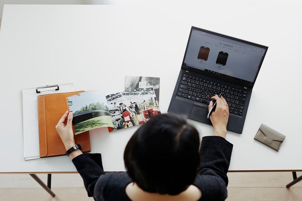 リモートで企画職の就業体験をする様子（イメージ） 店舗のない地域に住む学生らは 全てオンラインでのインターンも可能