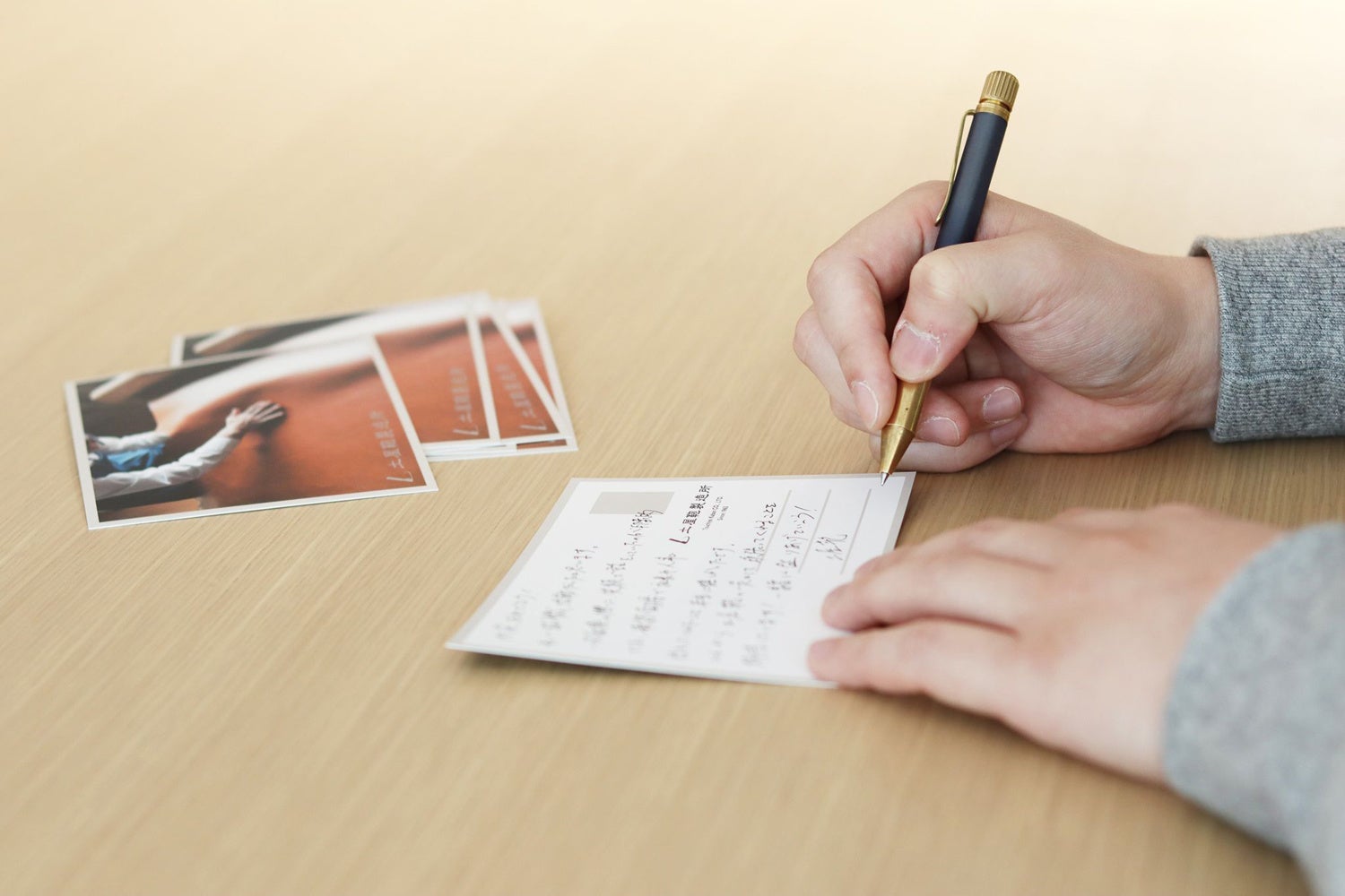 コロナの不安に想い込める、内定者への直筆メッセージ。こうした“アナログ”な取り組みも学生から好評で、内定承諾後の辞退は、3年連続でゼロ（2020～2022年入社の新卒社員）