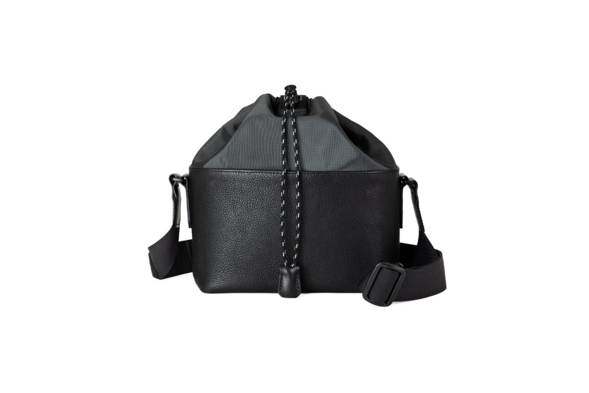 土屋鞄、「革のカメラバッグ」を新発売 | 株式会社土屋鞄製造所の