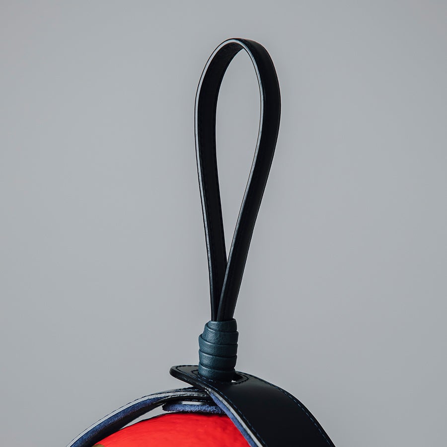 土屋鞄】だるま専用バッグを発売 | 株式会社土屋鞄製造所のプレスリリース