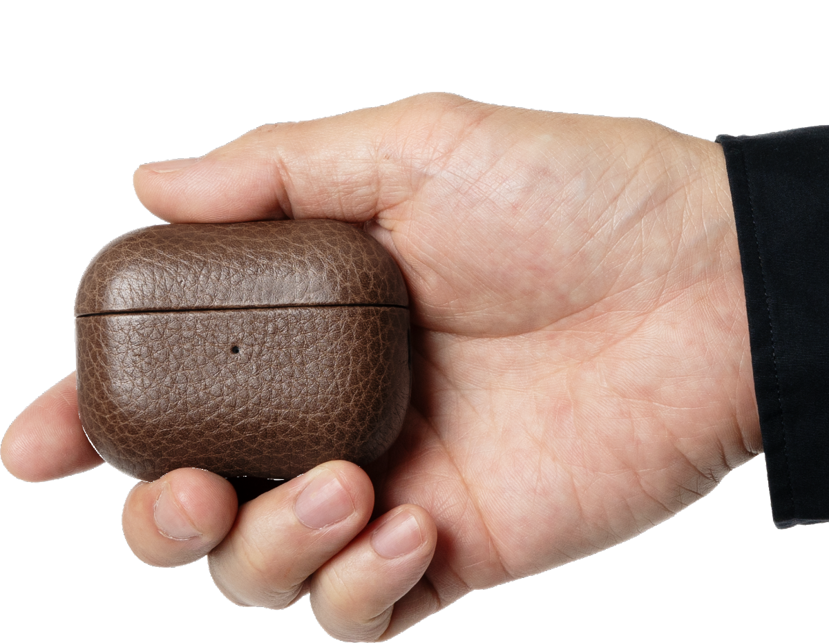 土屋鞄、本革を採用したAirPods Pro用ケースとスマホショルダー