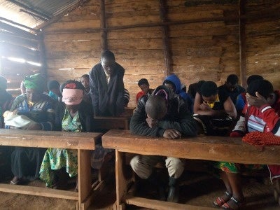 カルング村で行われた投票の様子