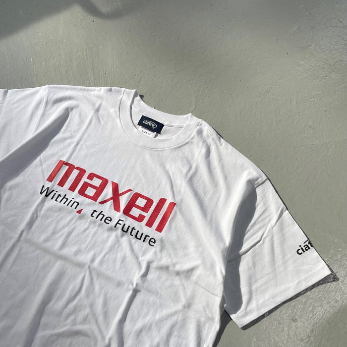 「maxell Tシャツ」マクセル ノベルティ マクセルと「ciatre」がコラボレーション「maxell」ブランドロゴ