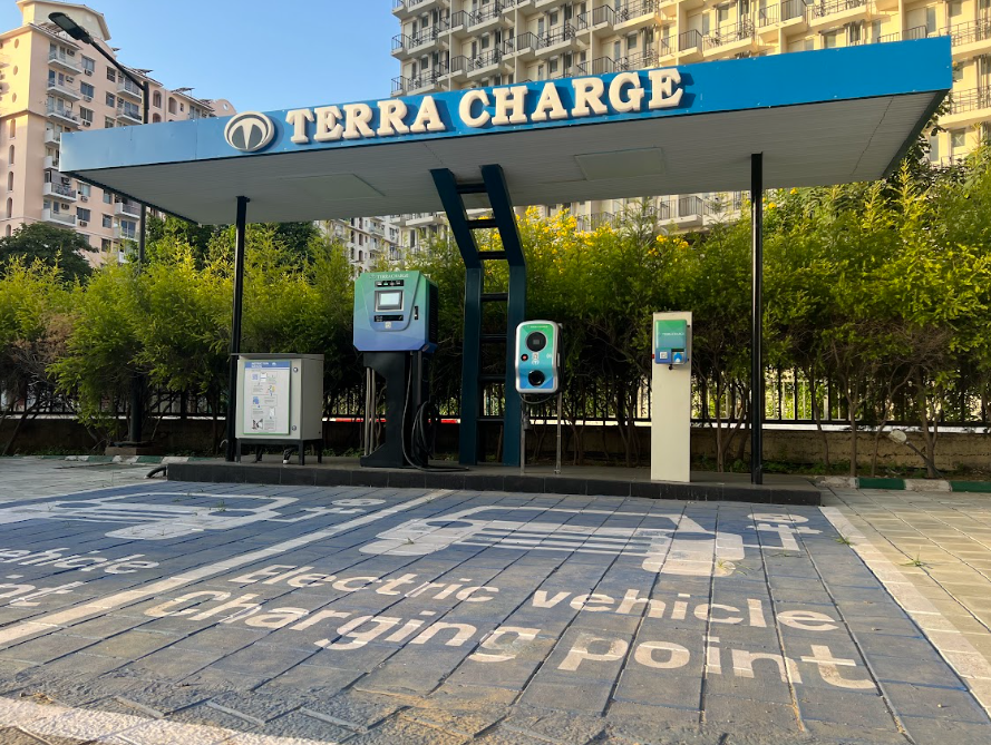 ハリアナ州グルガオン・オラニアマンションに設置したTerra Chargeの充電ステーション