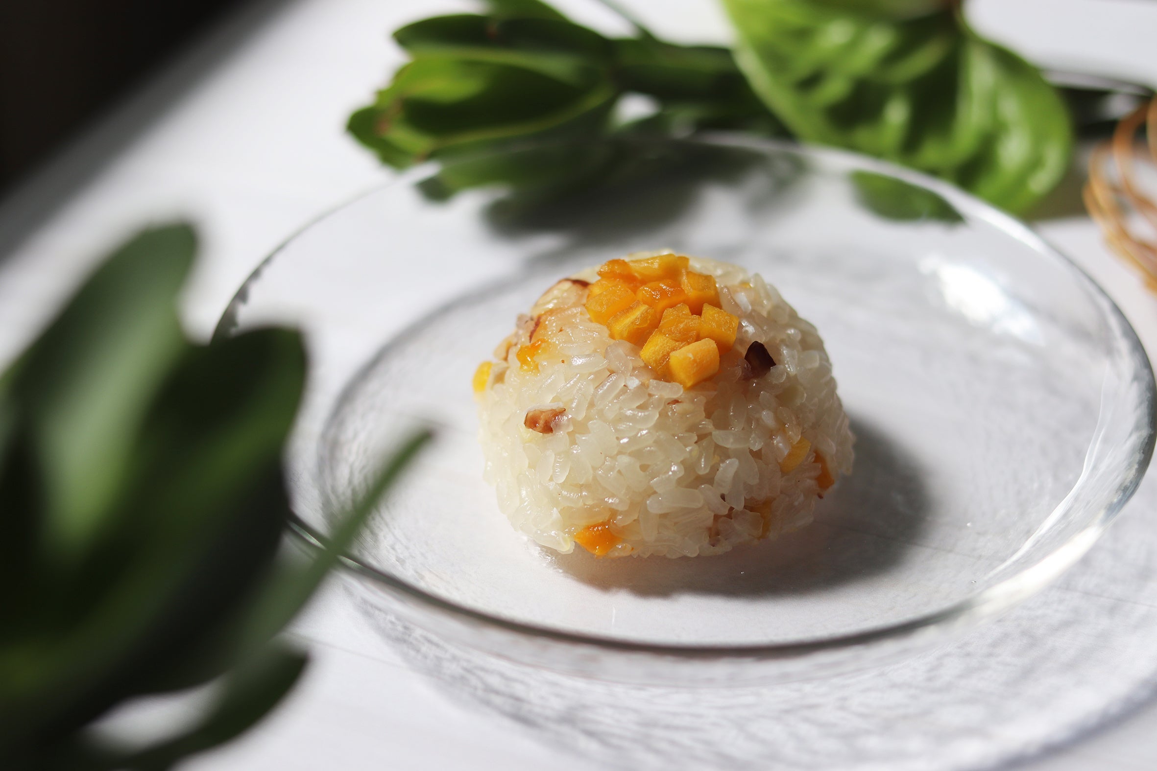 新感覚おやつ「南国のデザート 完熟マンゴーおこわ」