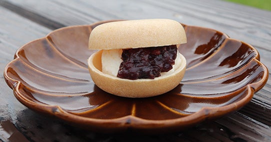 しろえび最中アイス　あんこ入