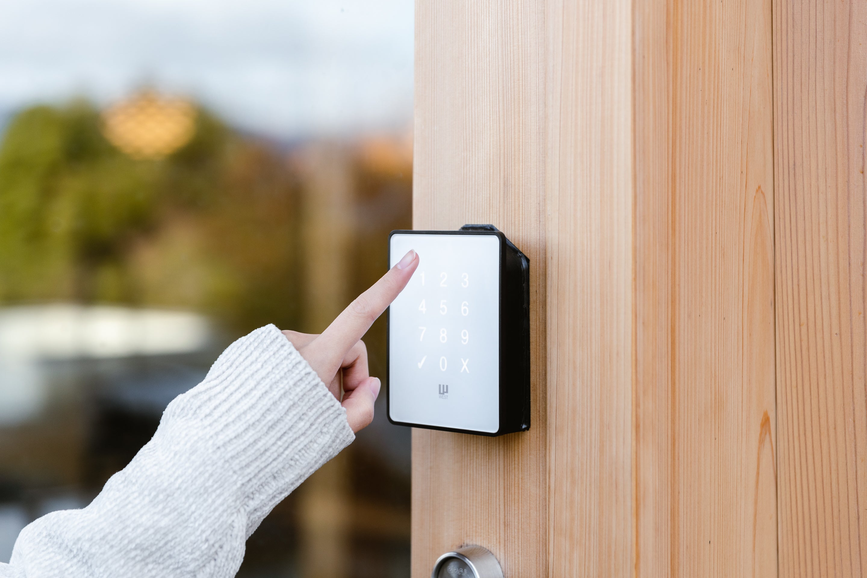 SEN.RETREAT TAKAHARAで使用している構造計画研究所のRemotelock