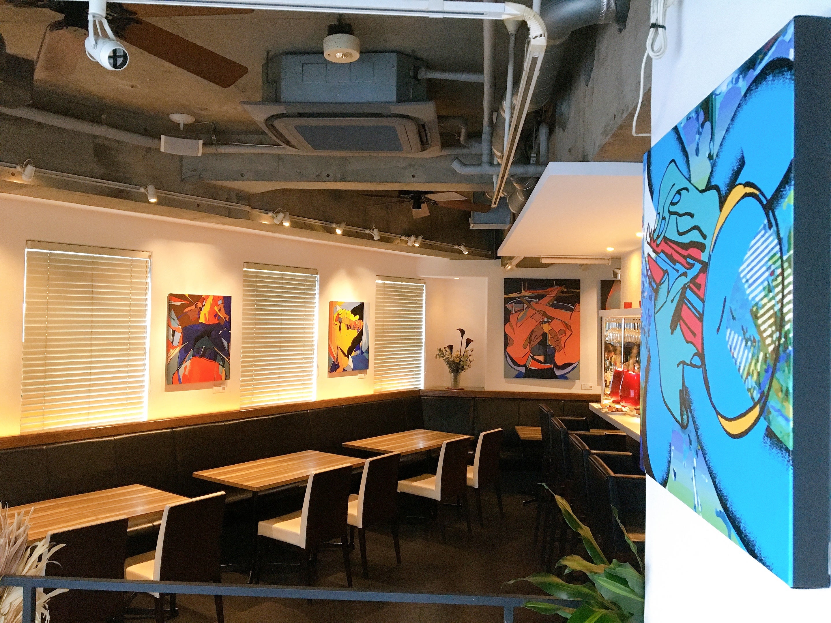 日本の若きアーティストを支援する企画展 ”FUGA Dining Exhibition” で