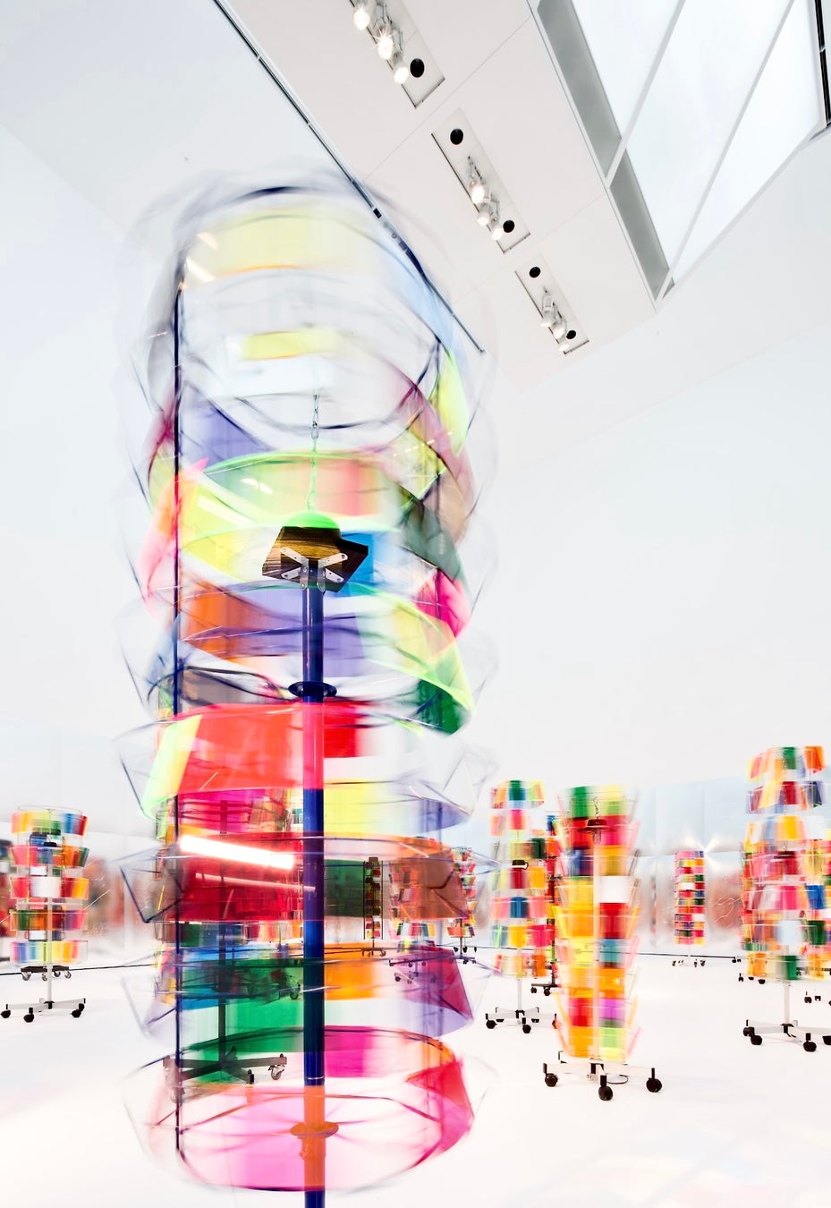 オフィス街の中心で現代アート展 オフィス街の中心で現代アート展