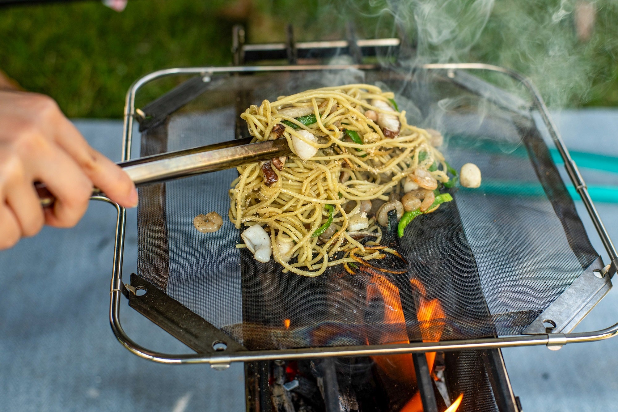 メッシュパンで直火焼きそば