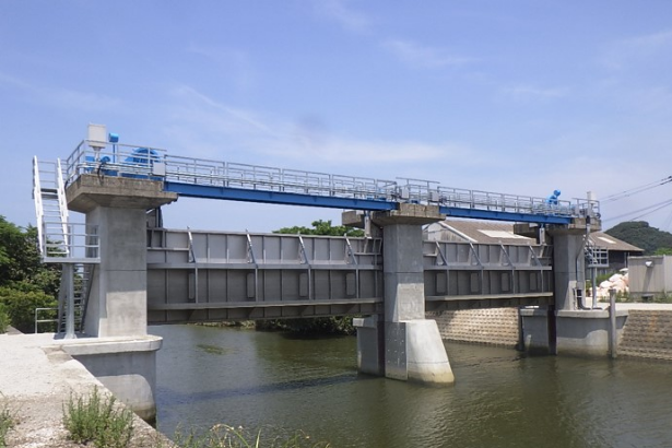 乗富鉄工所が手掛ける水門
