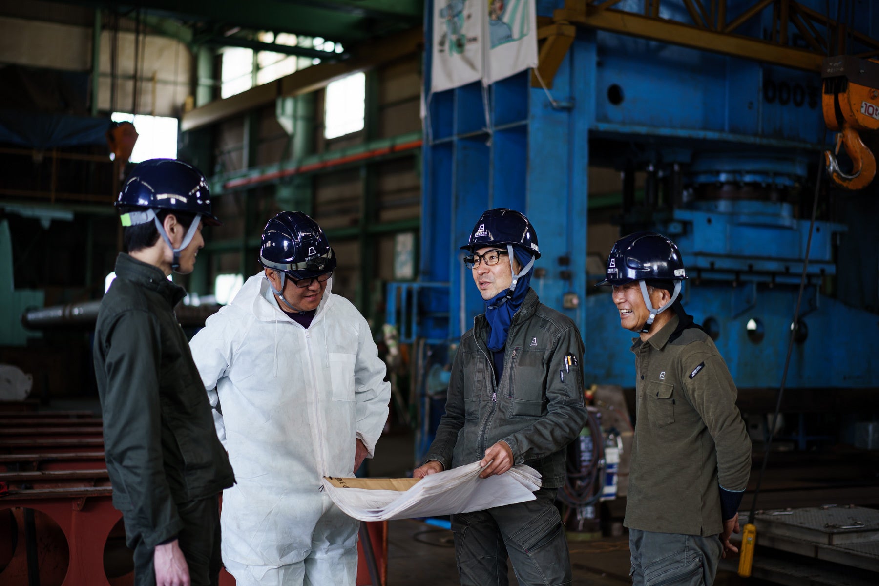 図面を見るメタルクリエイター