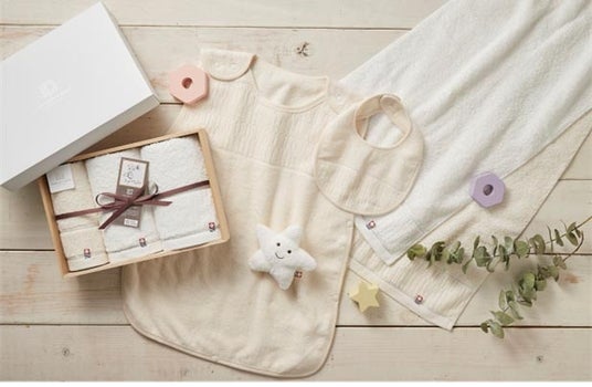 赤ちゃんとの毎日に、やさしい肌ざわりを。「今治謹製 organic towel」からオーガニックコットンを使用したベビーアイテムが発売中 赤ちゃんとの毎日に、やさしい肌ざわりを。「今治謹製 organic towel」からオーガニックコットンを使用したベビーアイテムが発売中