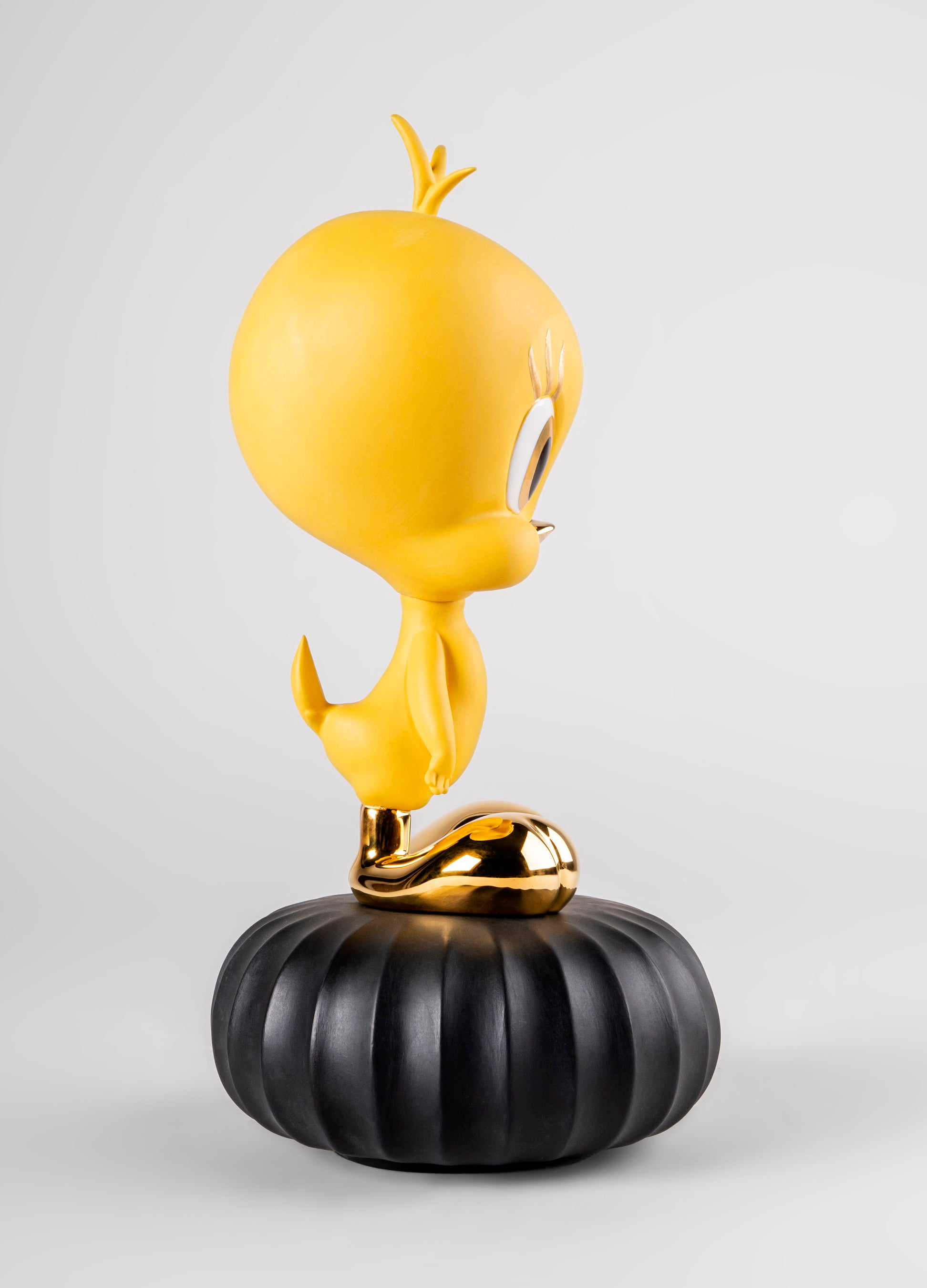 TM & © Warner Bros. Entertainment Inc. (s24)