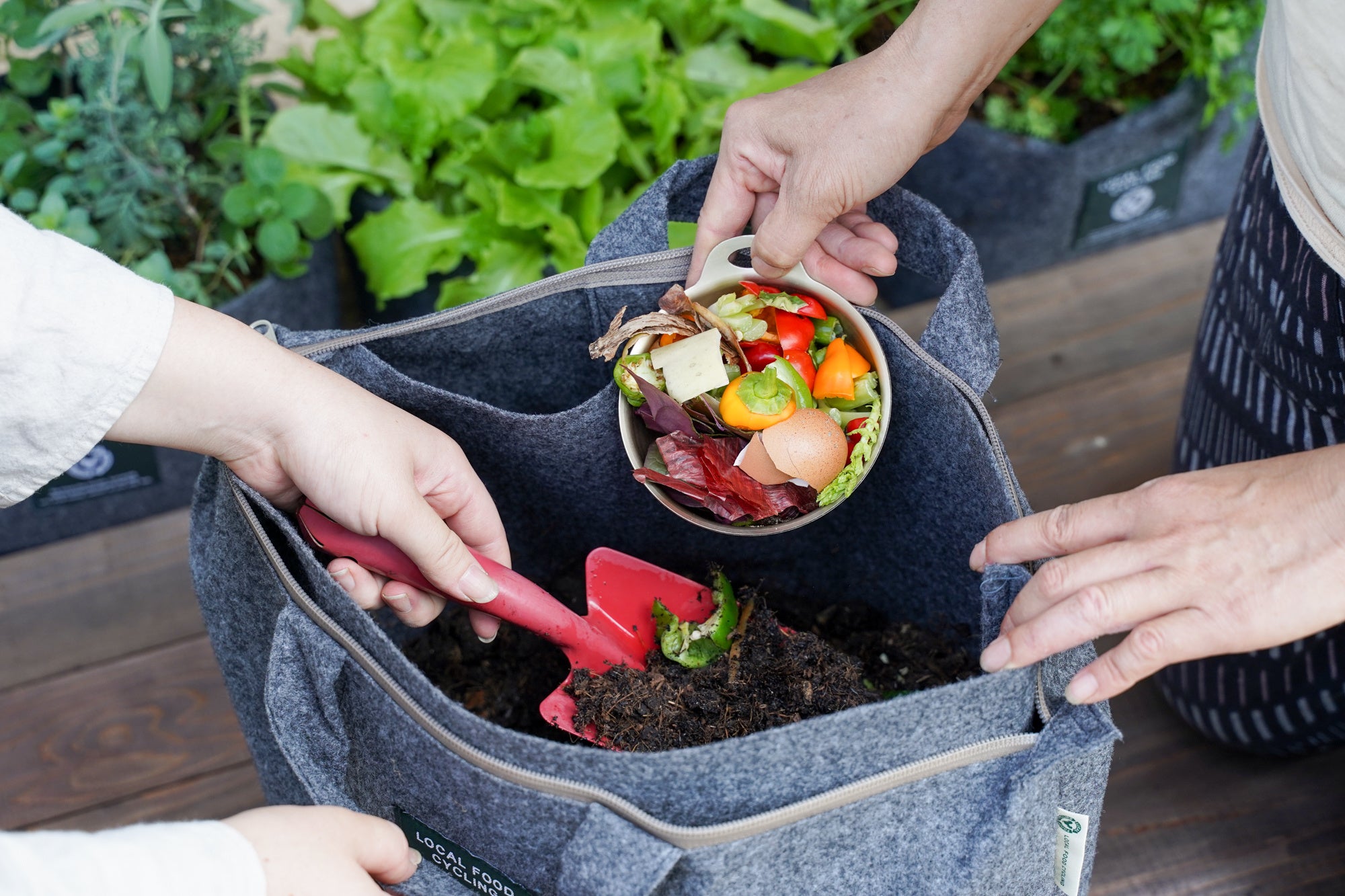 分解が早く悪臭も少ないLFCコンポスト。