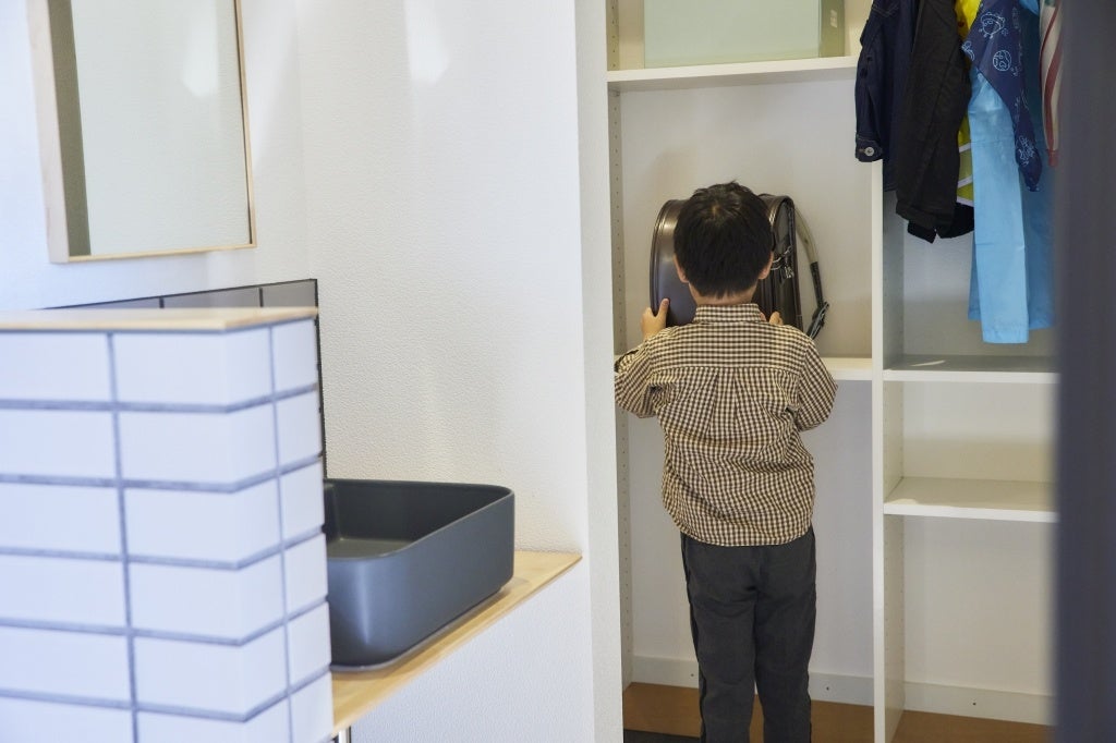 外出時に使うものをしまう「ファミリークローク」