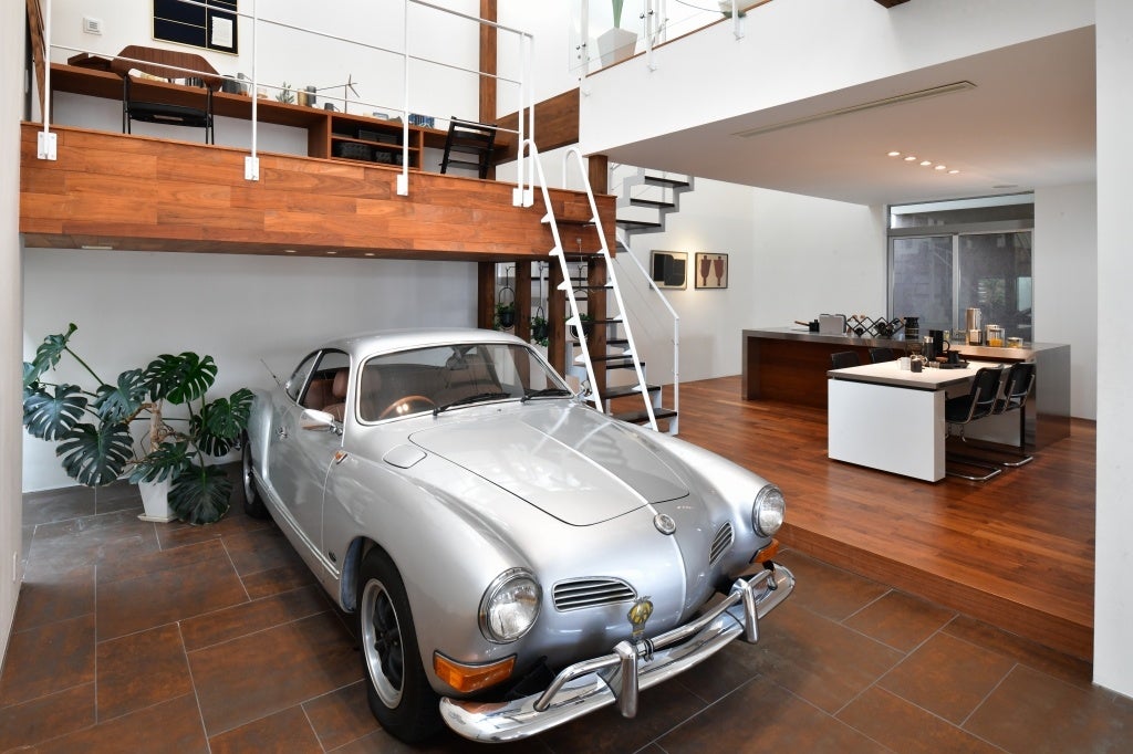 モダンモデル - 個性を楽しむ「ガレージライフ」