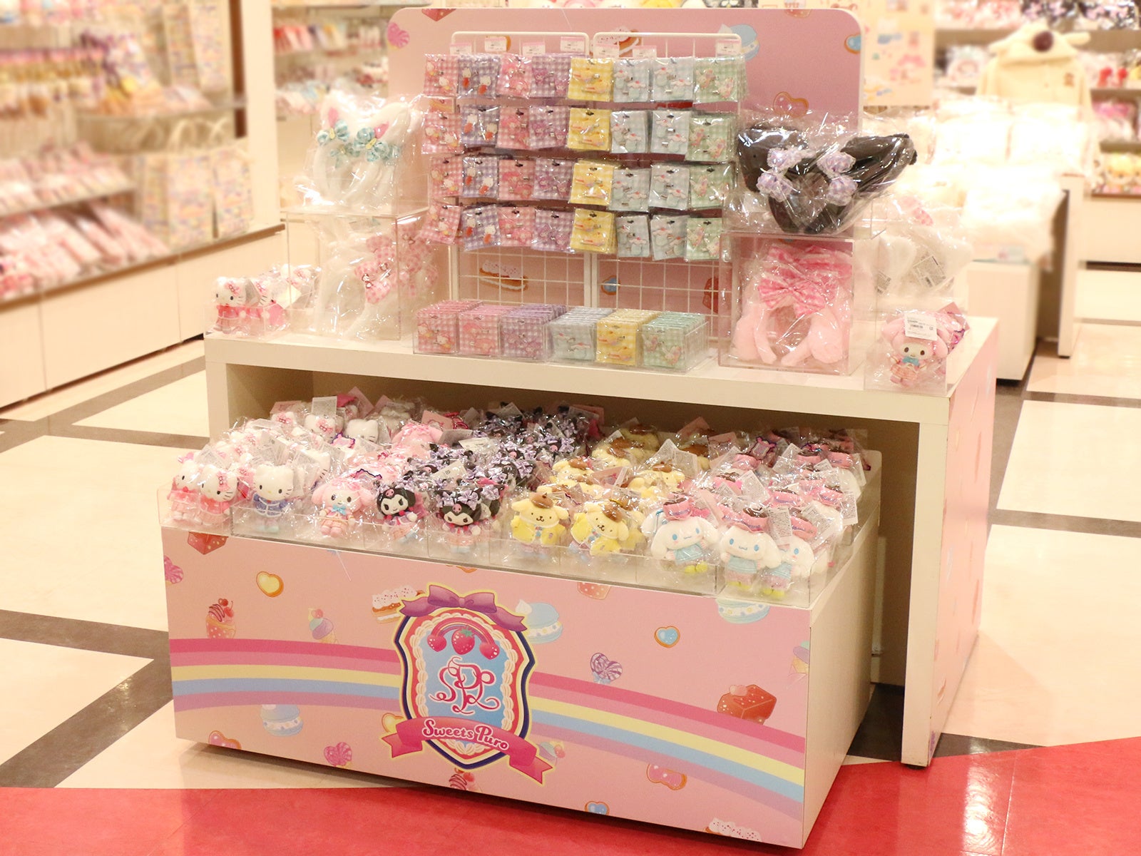 学園気分を盛り上げる 限定アイテムも登場