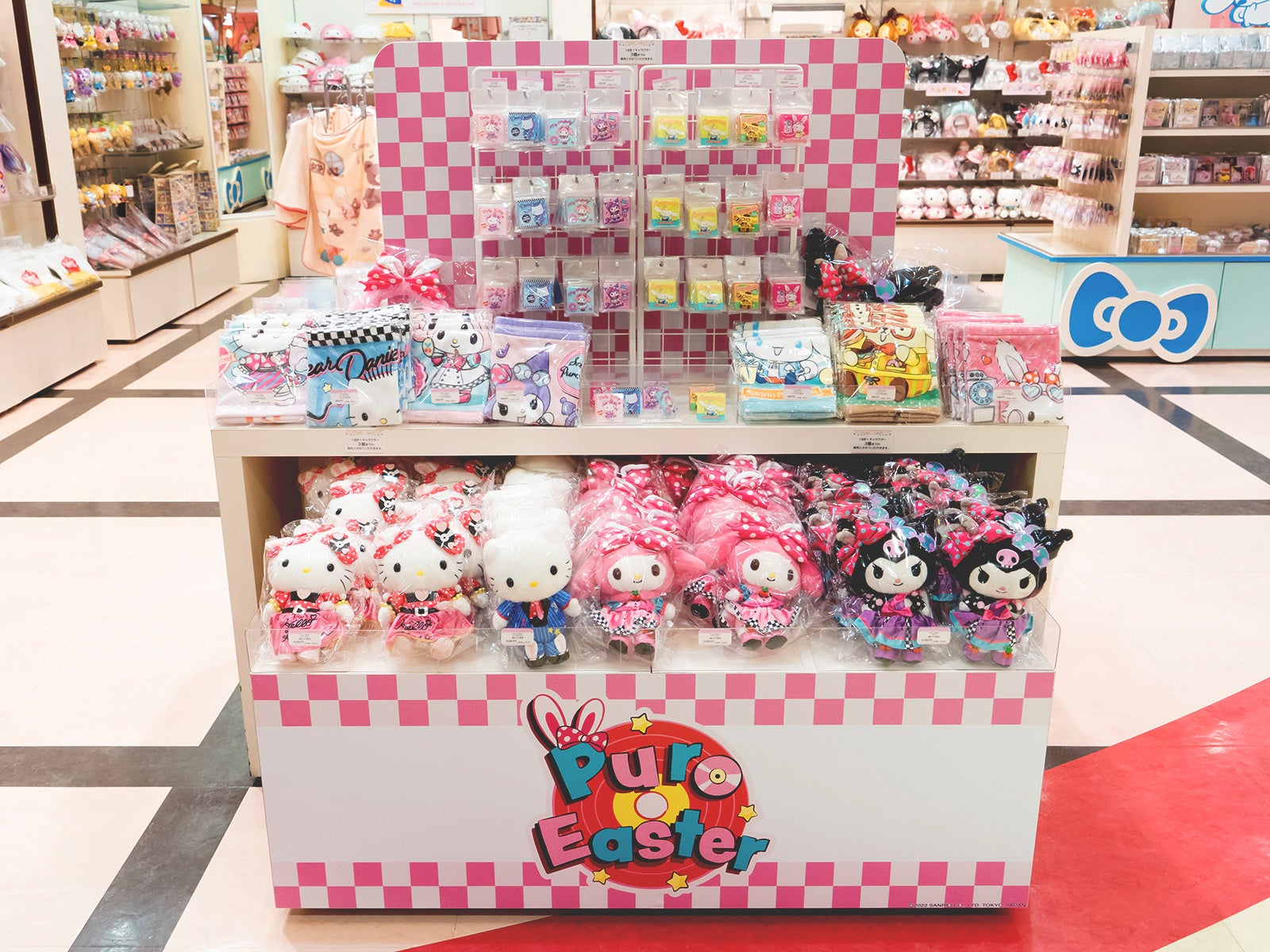 ポップなデザインの限定グッズも 