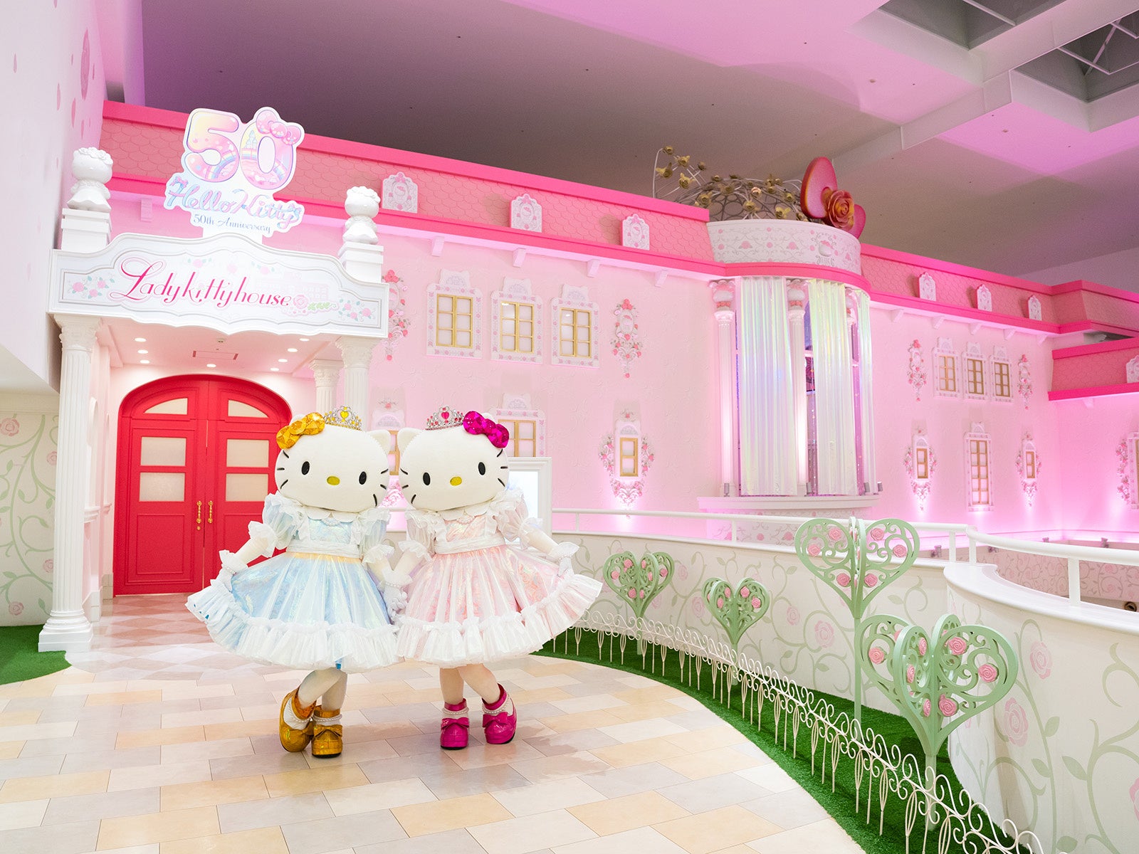 Hello Kitty 50th Anniversary: New Costume and Collaboration with Terada Tera Hello Kitty 50th Anniversary: New Costume and Collaboration with Terada Tera