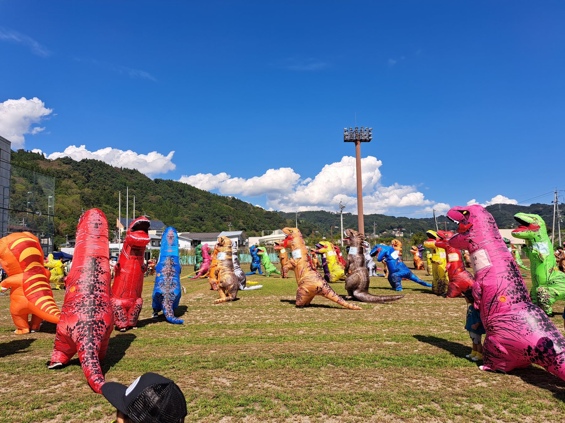 飯綱町雪まつり2024:ティラノサウルスが雪上を疾走! 飯綱町雪まつり2024:ティラノサウルスが雪上を疾走!
