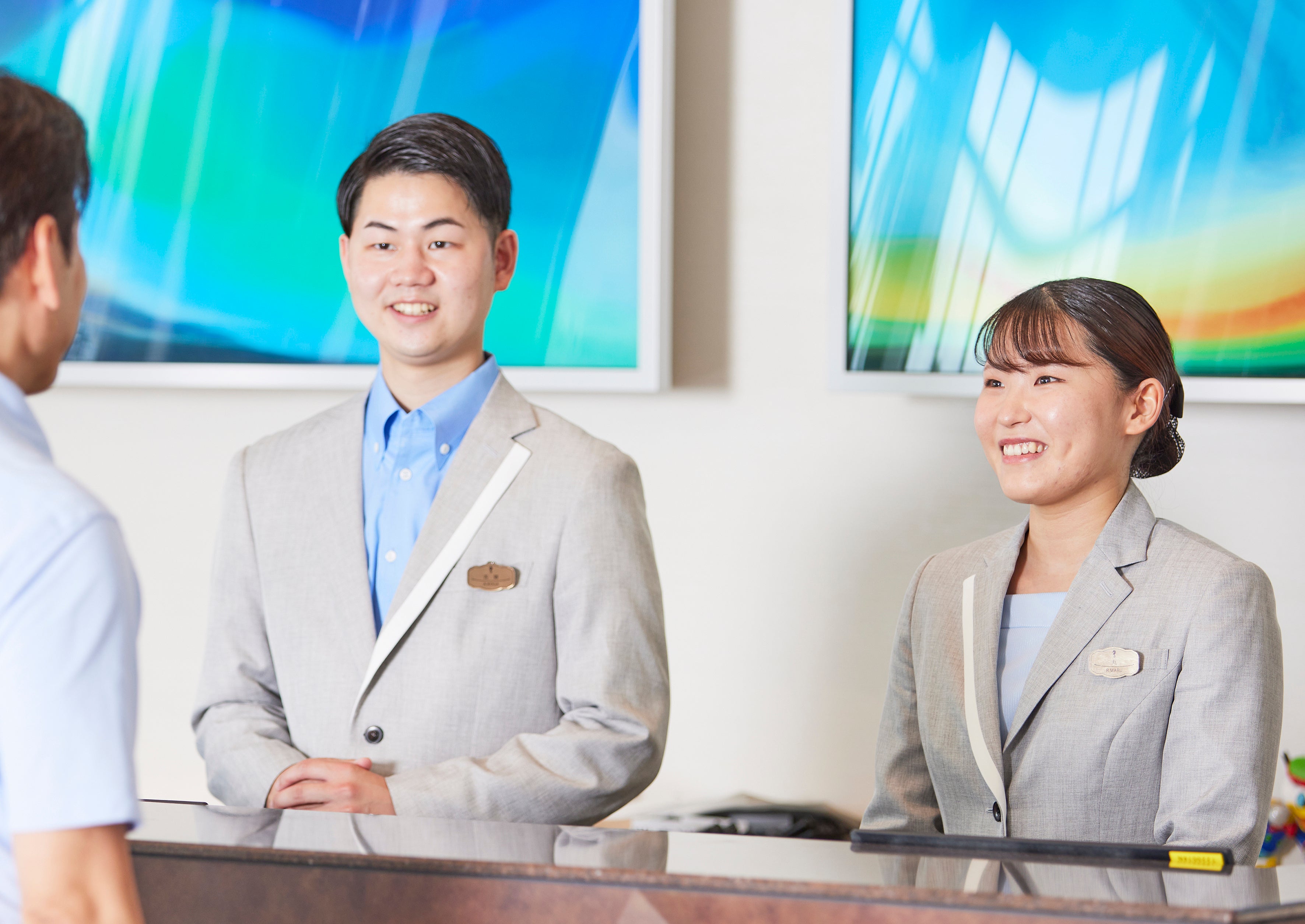 爽やかなライトグレーの夏用ジャケット。