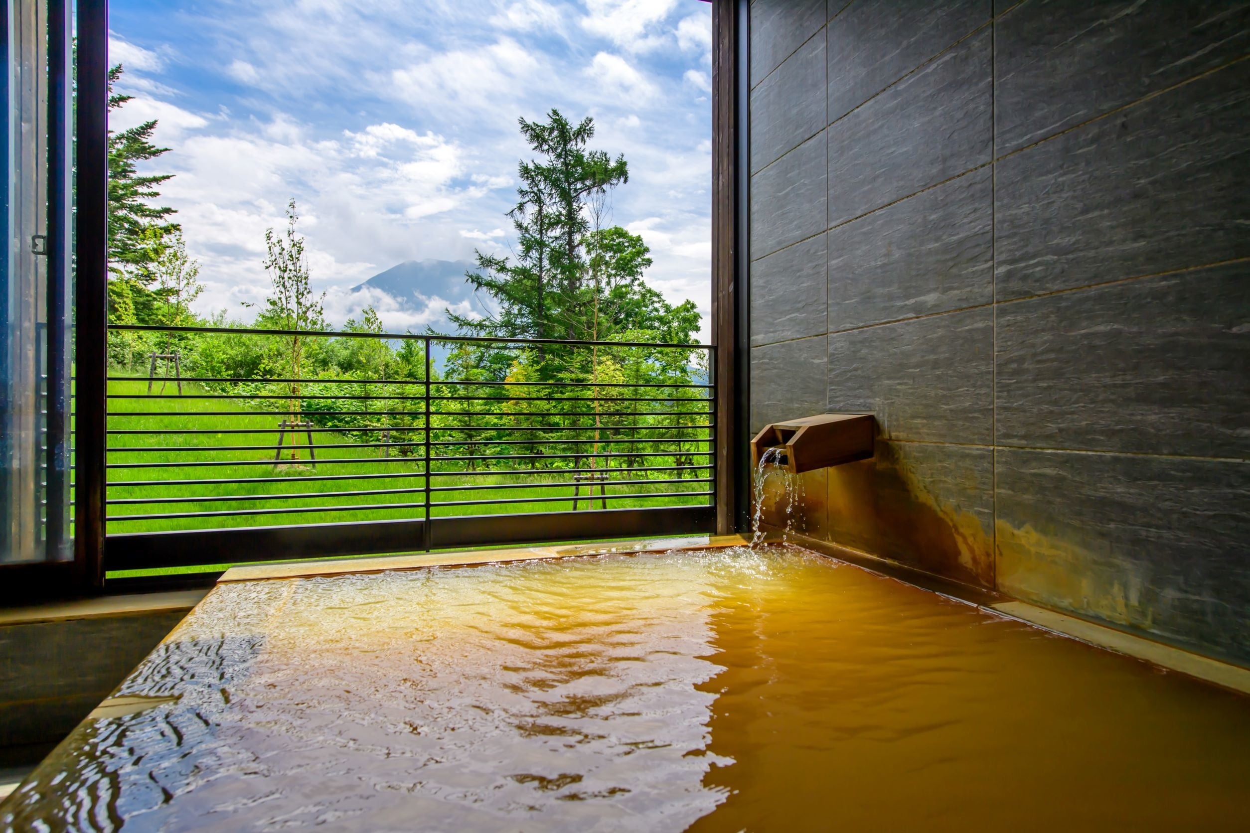 全室に源泉かけ流しの温泉風呂