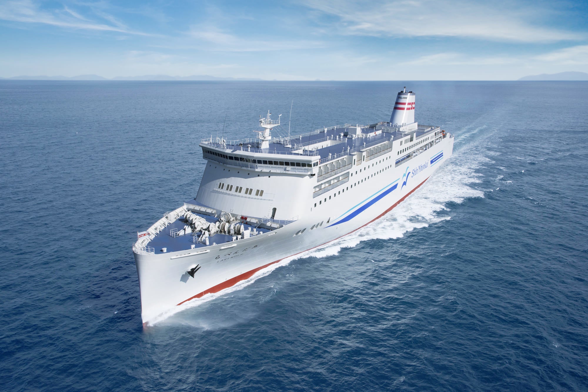 小樽～新潟間を航行する「らべんだあ」