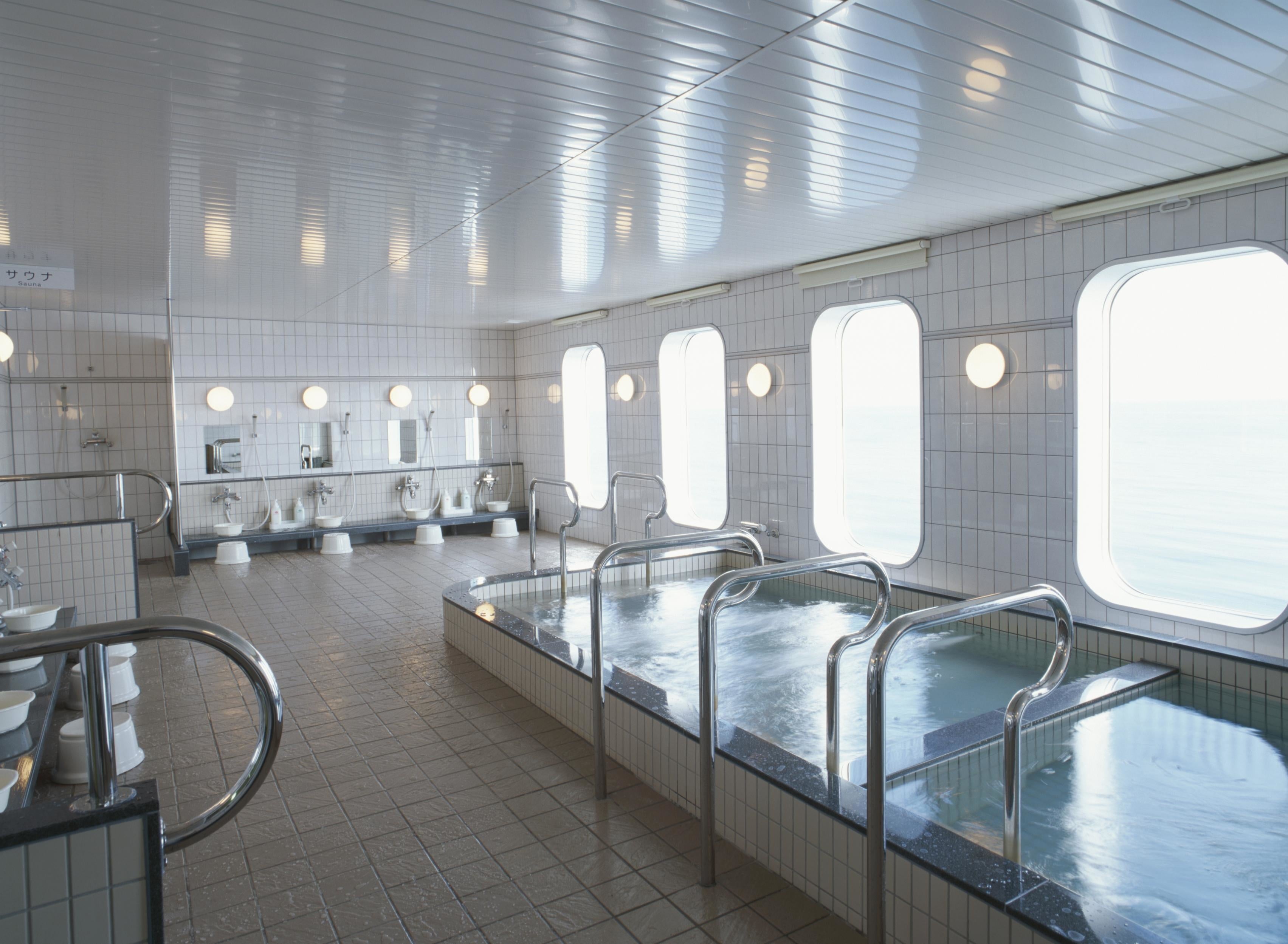 ＊新日本海フェリー・展望大浴場