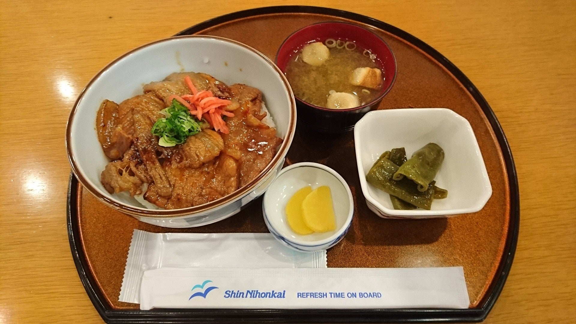 十勝花畑牧場ホエー豚丼