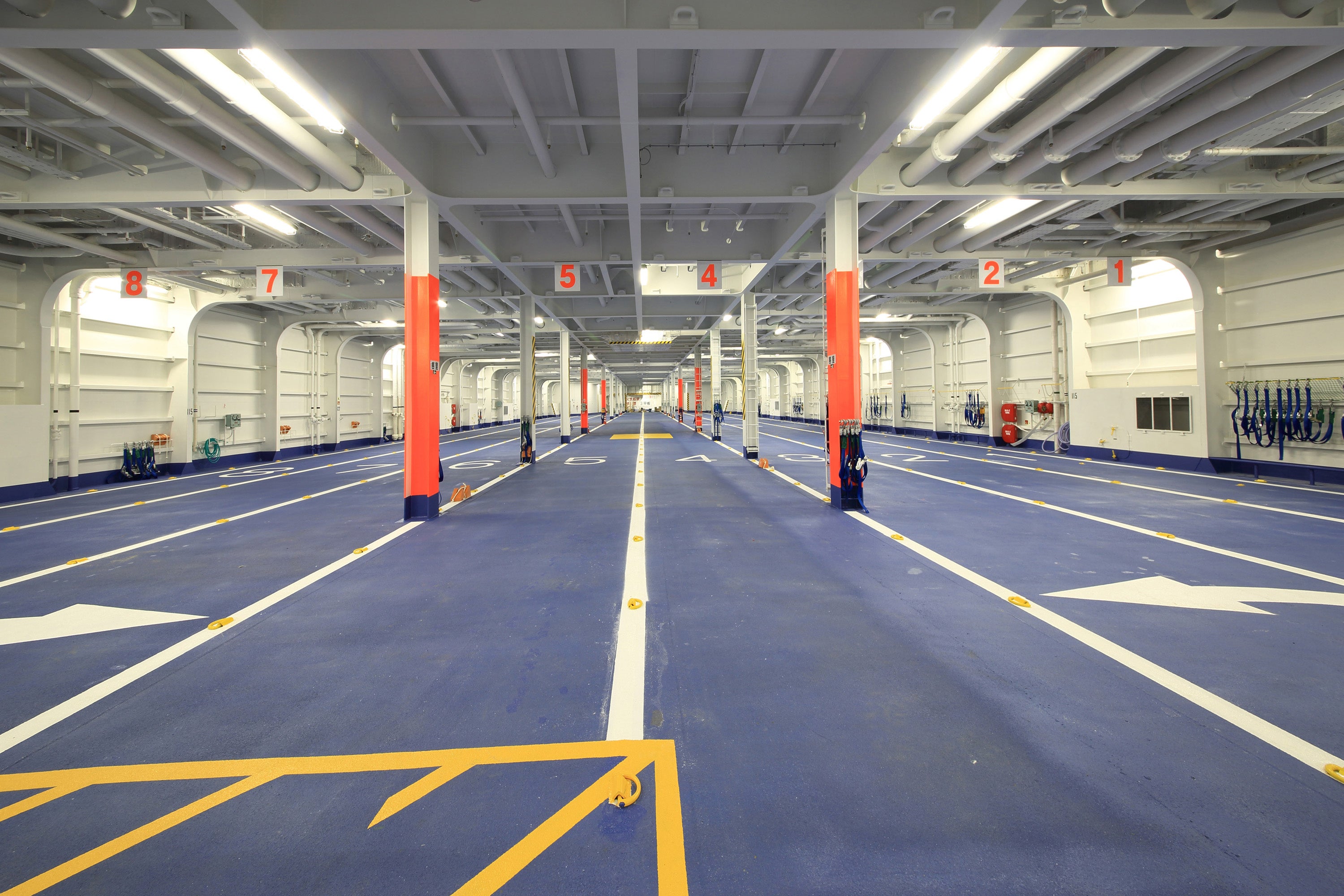 大量輸送が可能な車両甲板