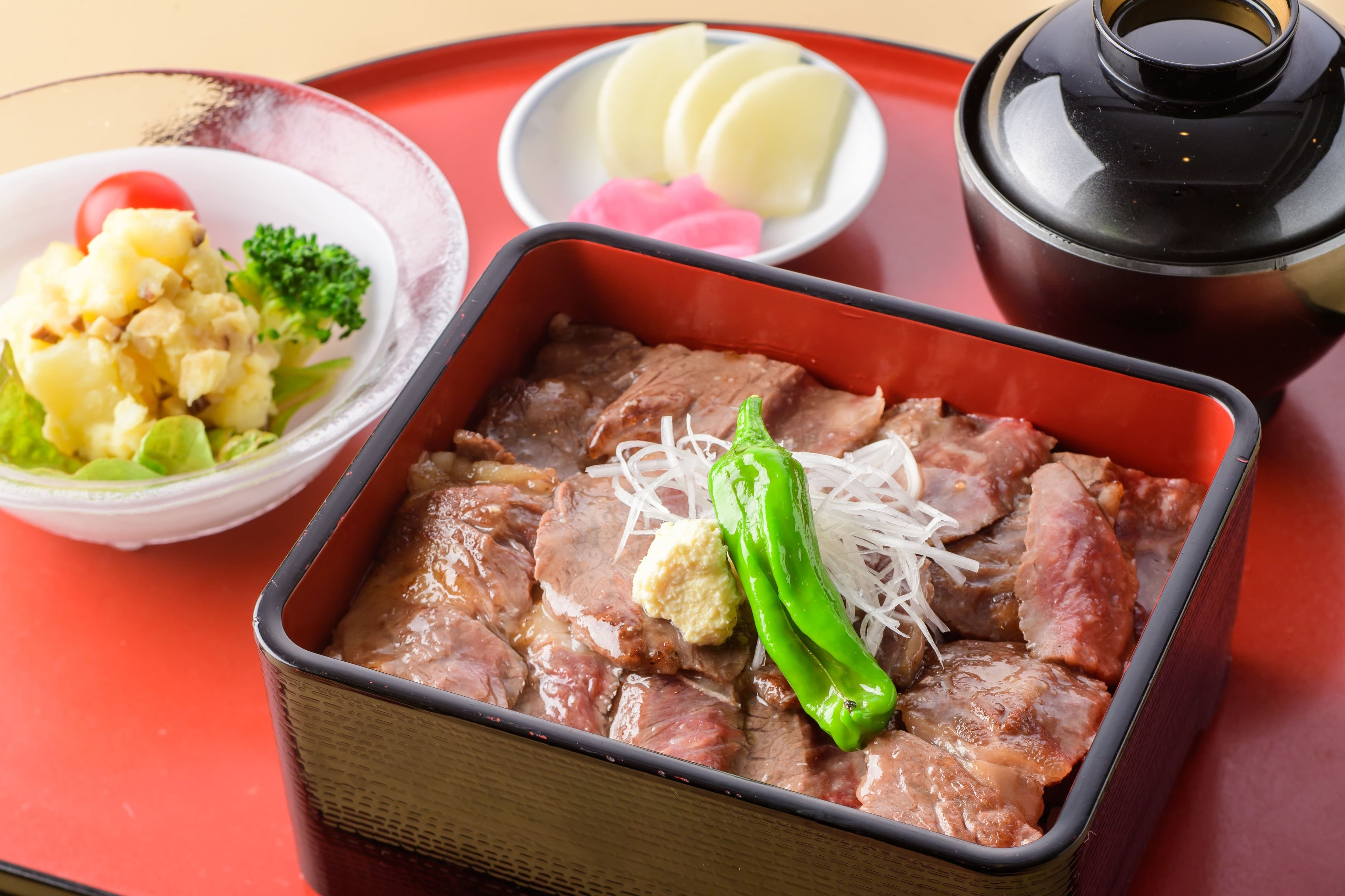 秋田短角牛(黒毛和牛)リブロースステーキ重