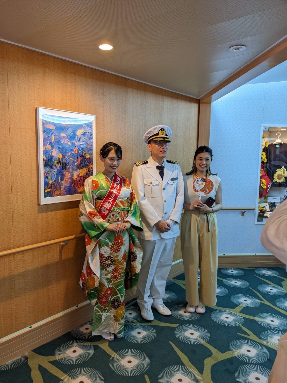 （左から）ミス着物・寺嶋琴さま、それいゆ古久保船長、船旅アンバサダー・小林希さま
