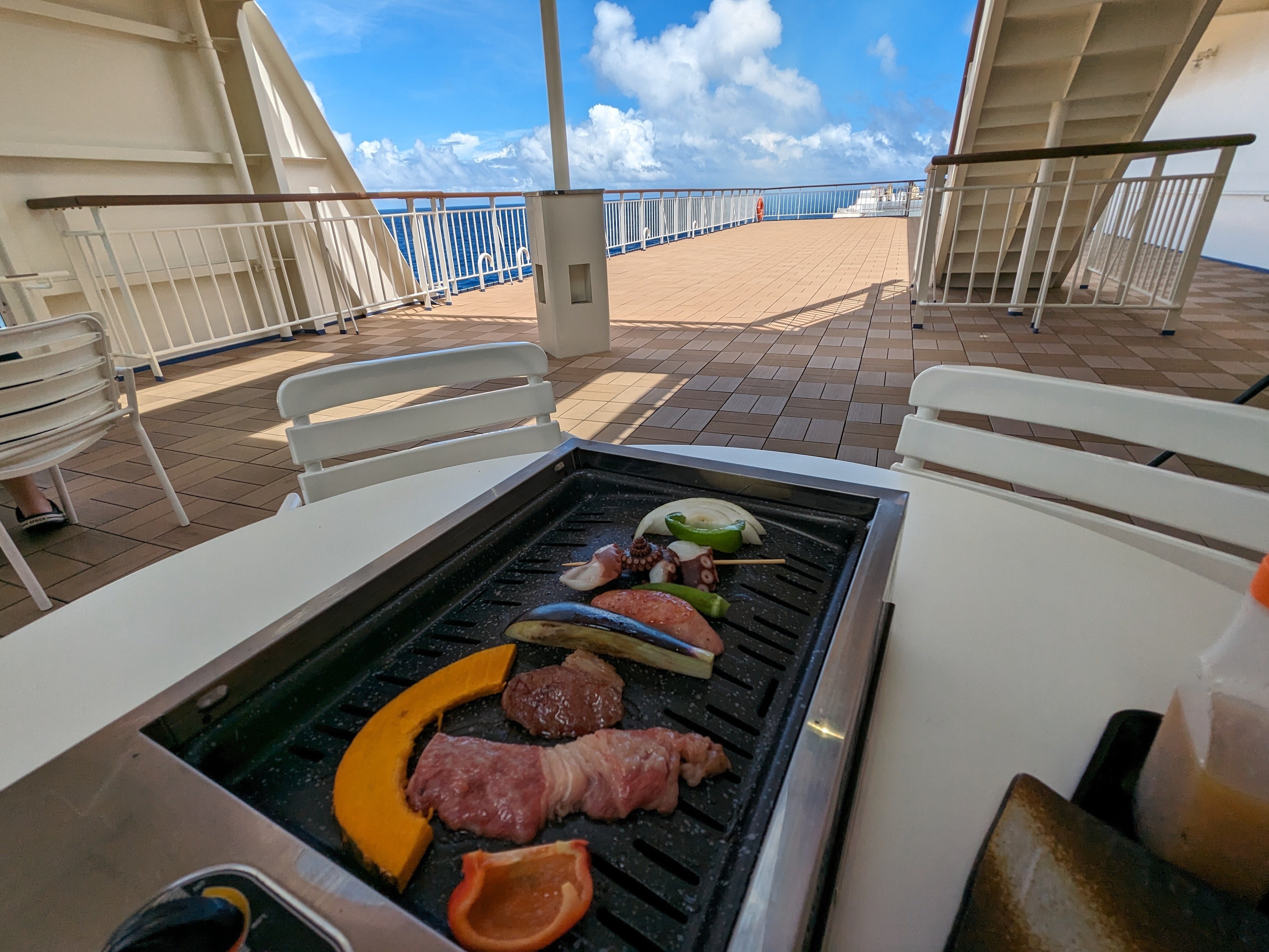 船上BBQ（メニューは一例です）