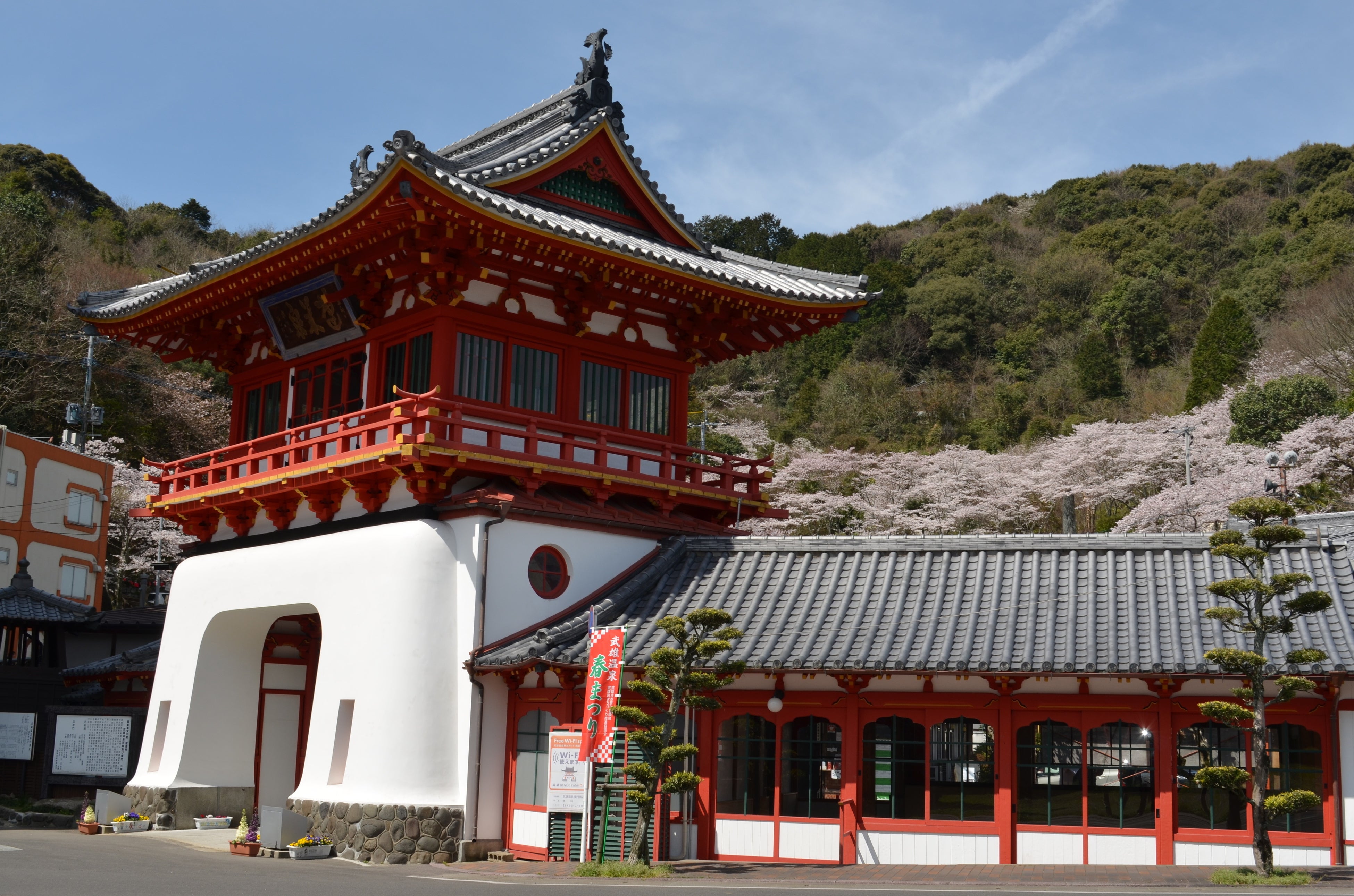 武雄温泉©佐賀県観光連盟