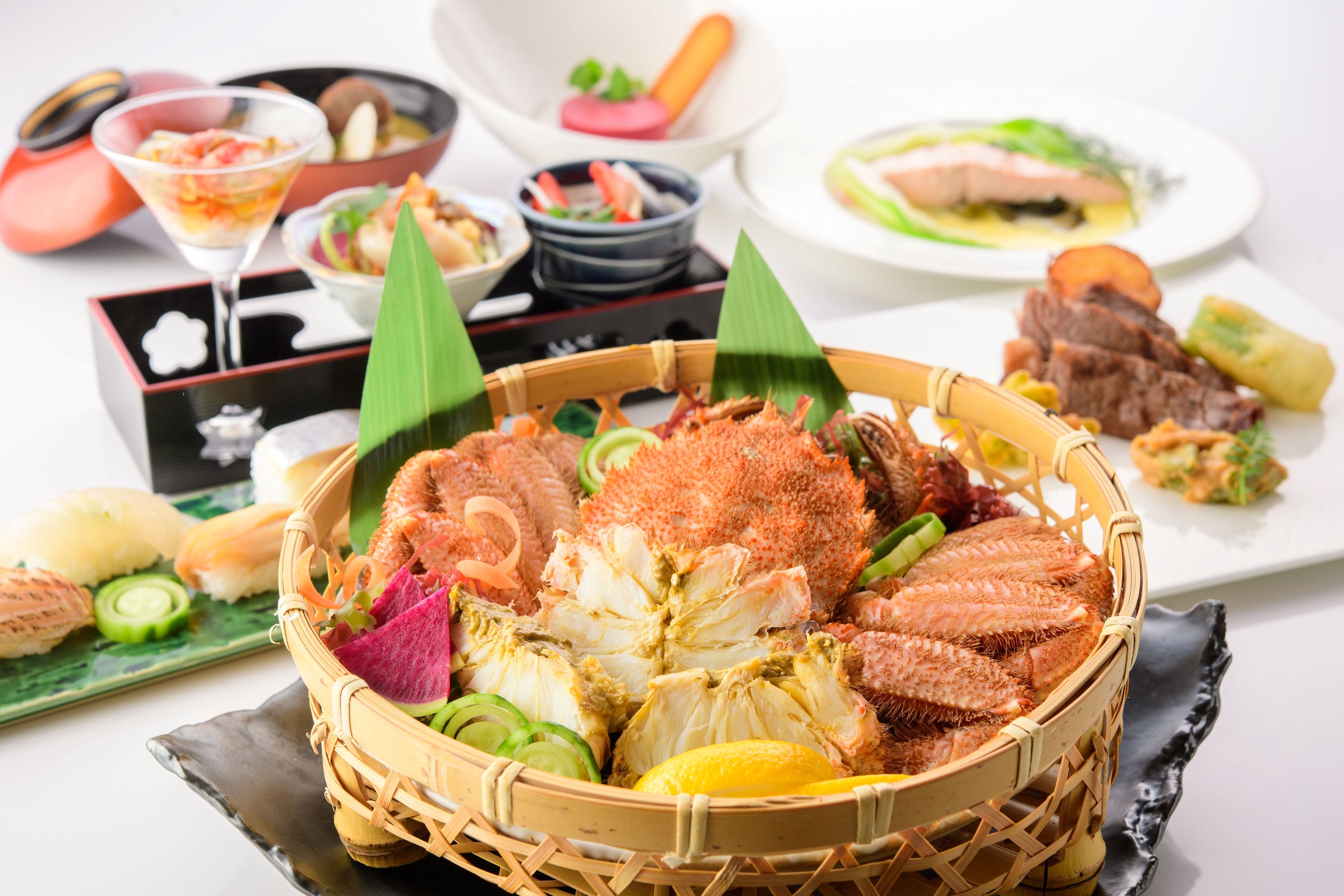 オーセントホテル小樽・新日本海フェリー寄港地美食ディナー　※カニ１籠は2人前となります