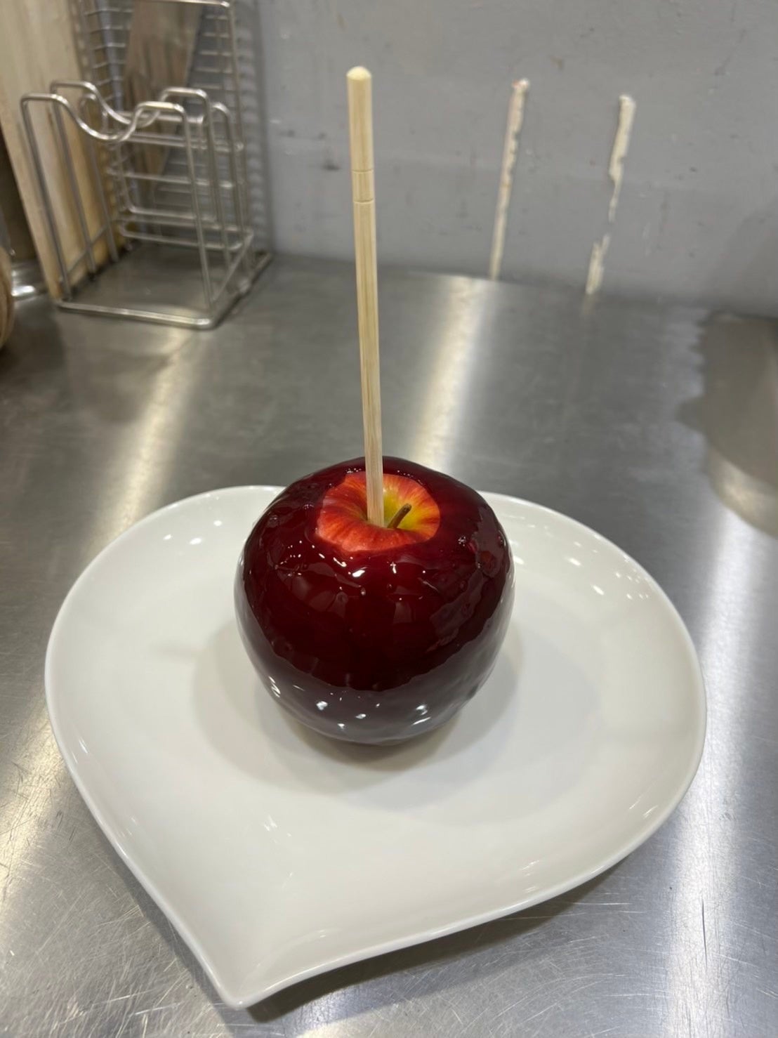 オープンから1ヶ月で、累計販売本数5000本突破！国産リンゴを使用した9