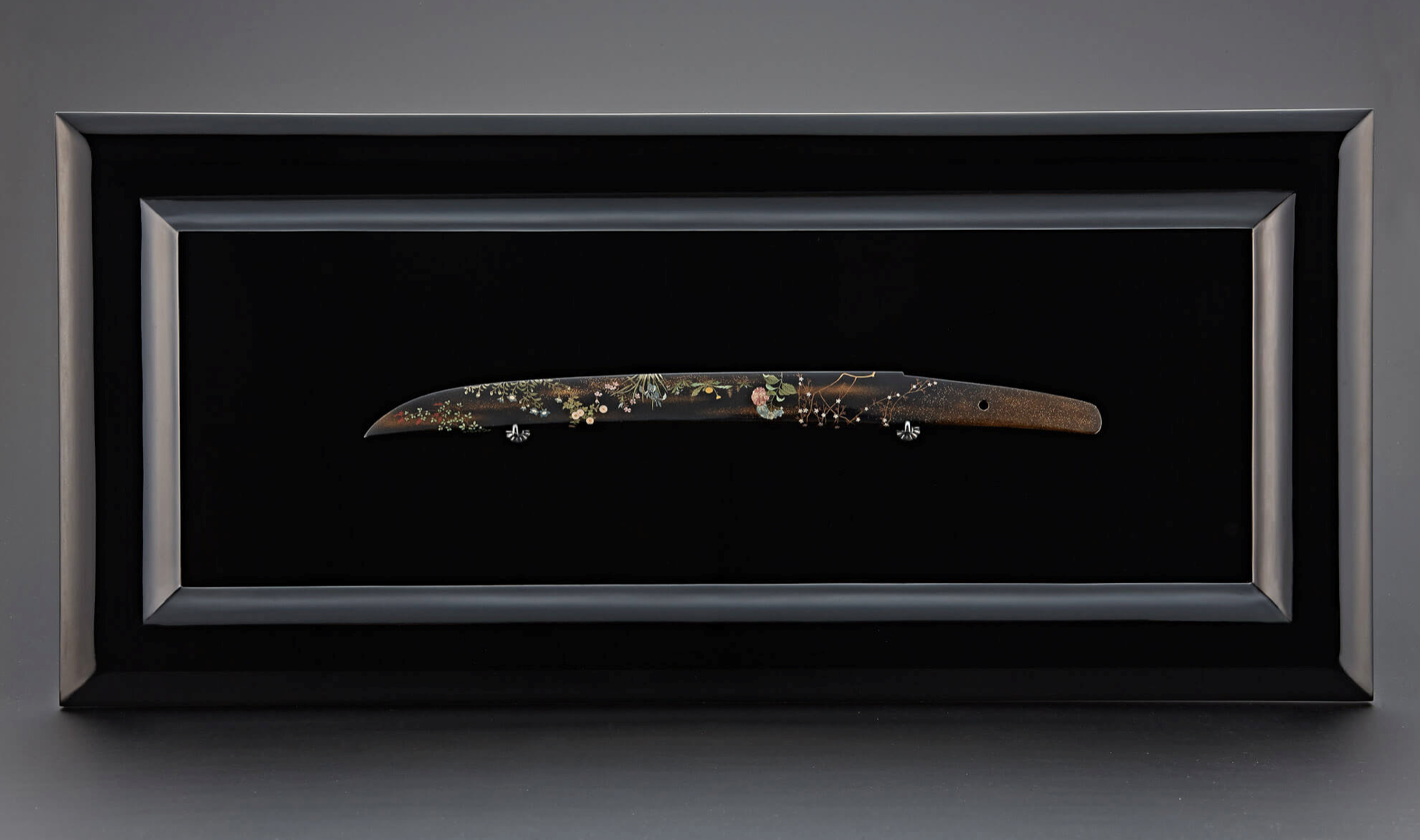 彦十蒔絵《刀 草花》