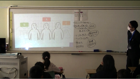動画コンテンツを使った授業の様子（吹田市内の小学校）