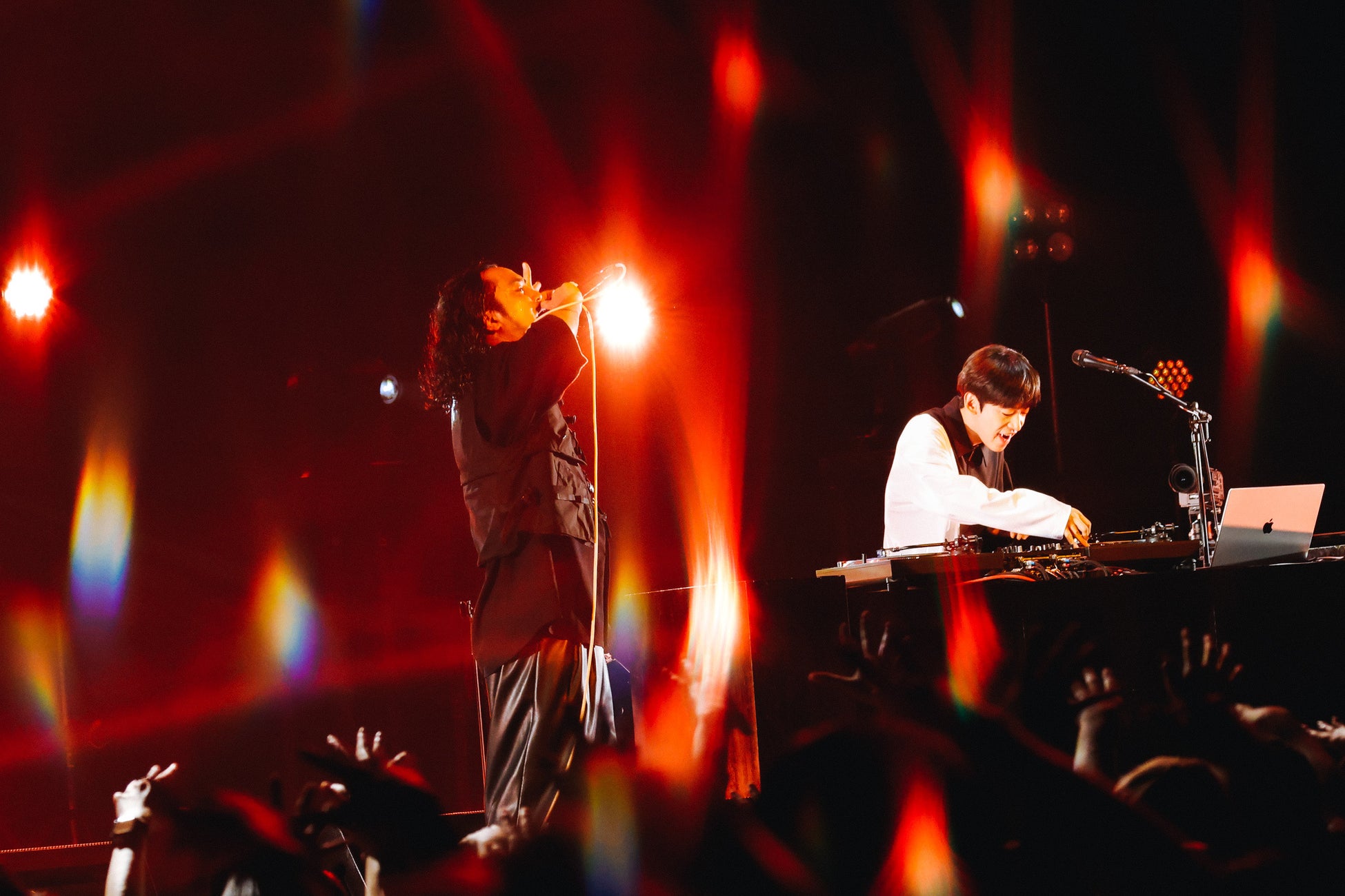 Creepy Nutsの完全招待制プレミアムライブを開催 会場とオンラインで合計2 500名がプレシャスな一夜を堪能 J Comのプレスリリース Creepy Nutsの完全招待制プレミアムライブを開催 会場とオンラインで合計2 500名がプレシャスな一夜を堪能 J Comのプレスリリース