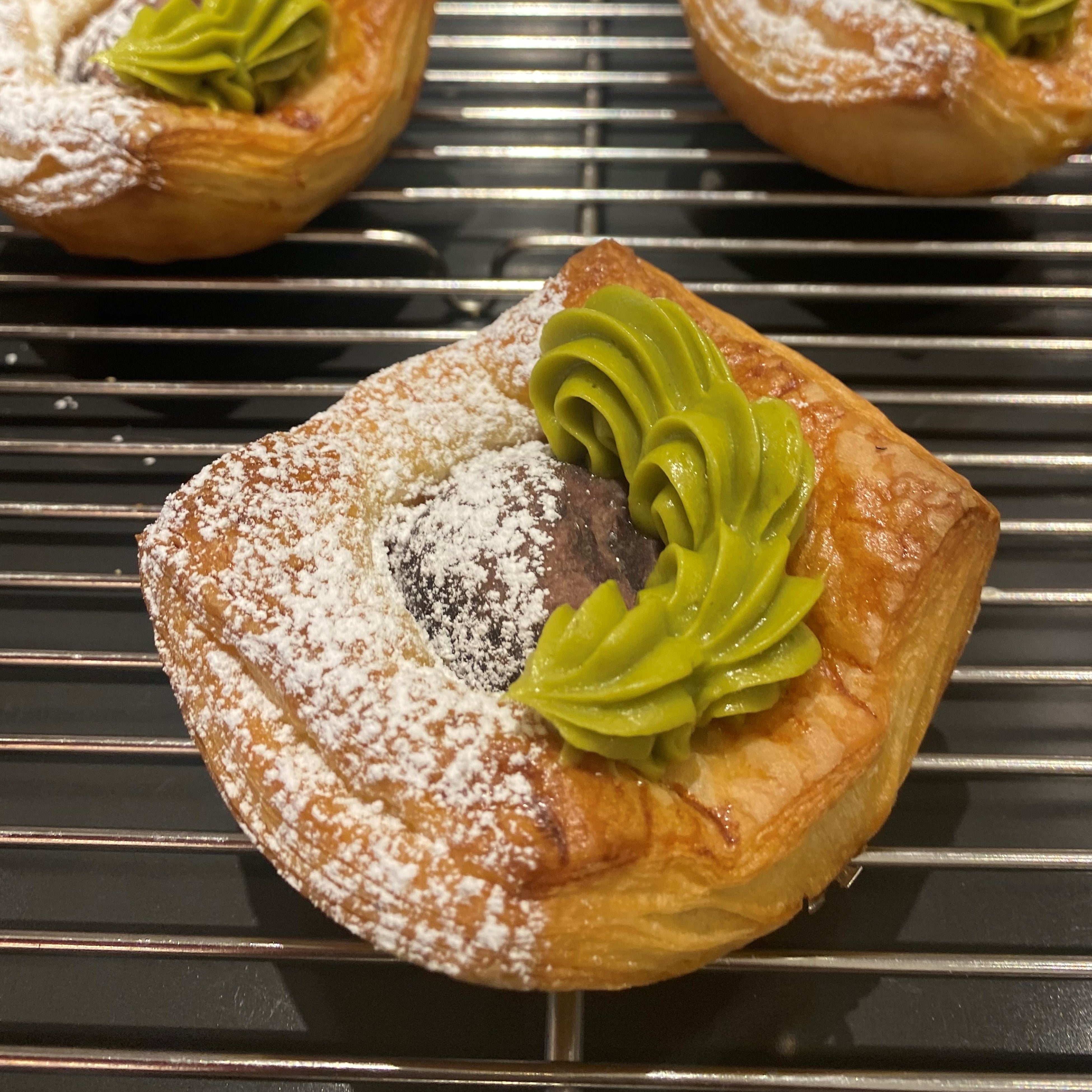 「ピスタチオと餡子のデニッシュ」