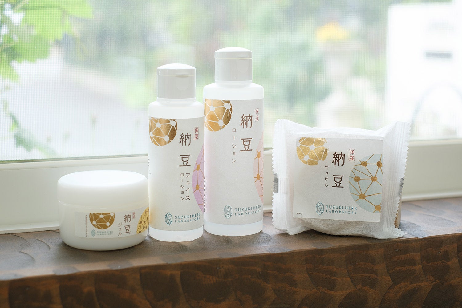 パイナップルと豆乳 化粧水 100ml パイナップル豆乳ローションプレミアム 100ml 鈴木ハーブ研究所