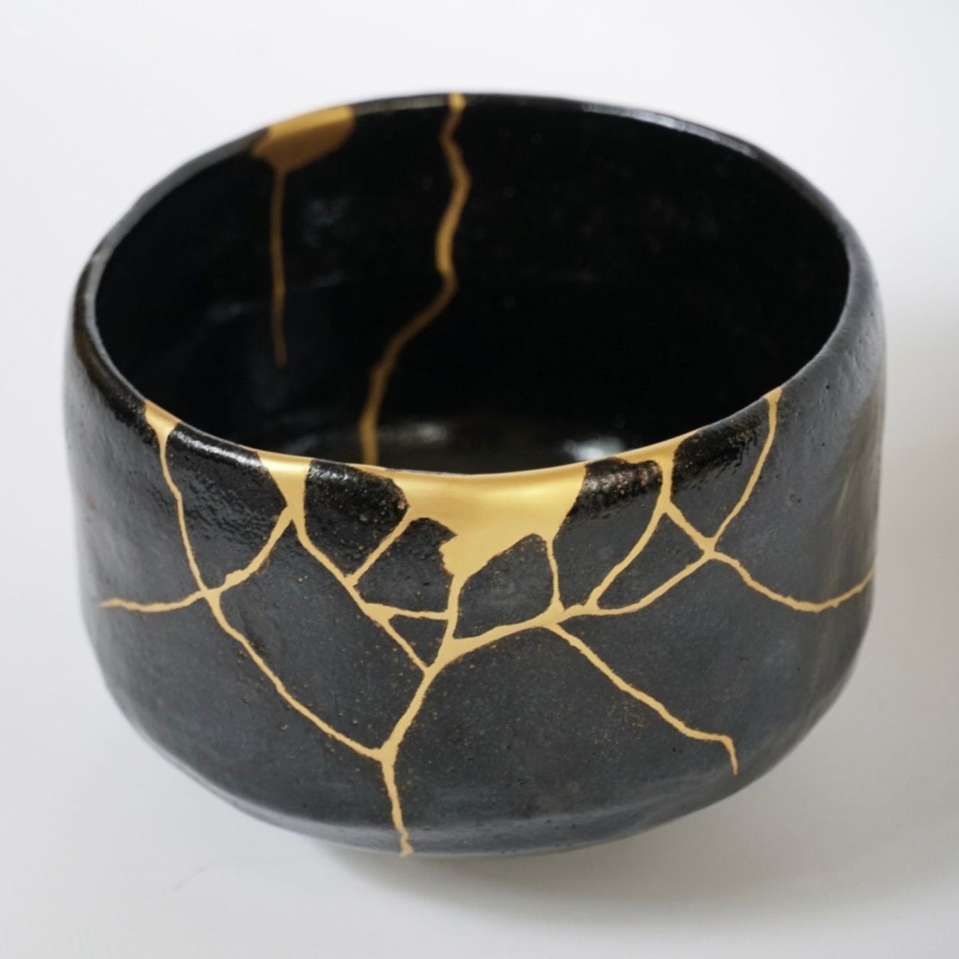 日本の伝統技術「金継ぎ(きんつぎ)」に全国規模の資格が誕生!金継ぎ師を認定する金継ぎ検定スタート! | 株式会社つぐつぐのプレスリリース