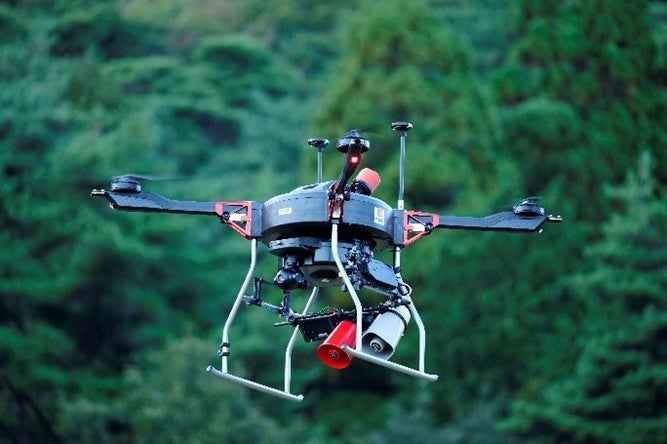 ハイブリッド型ドローン  AeroRangeQuad