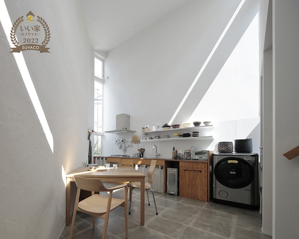 1位　光帯の家（鹿内 健)