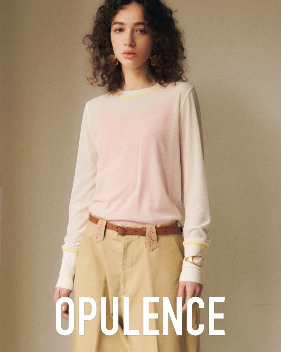 ワイドチノパンツ　19,800円（税込）