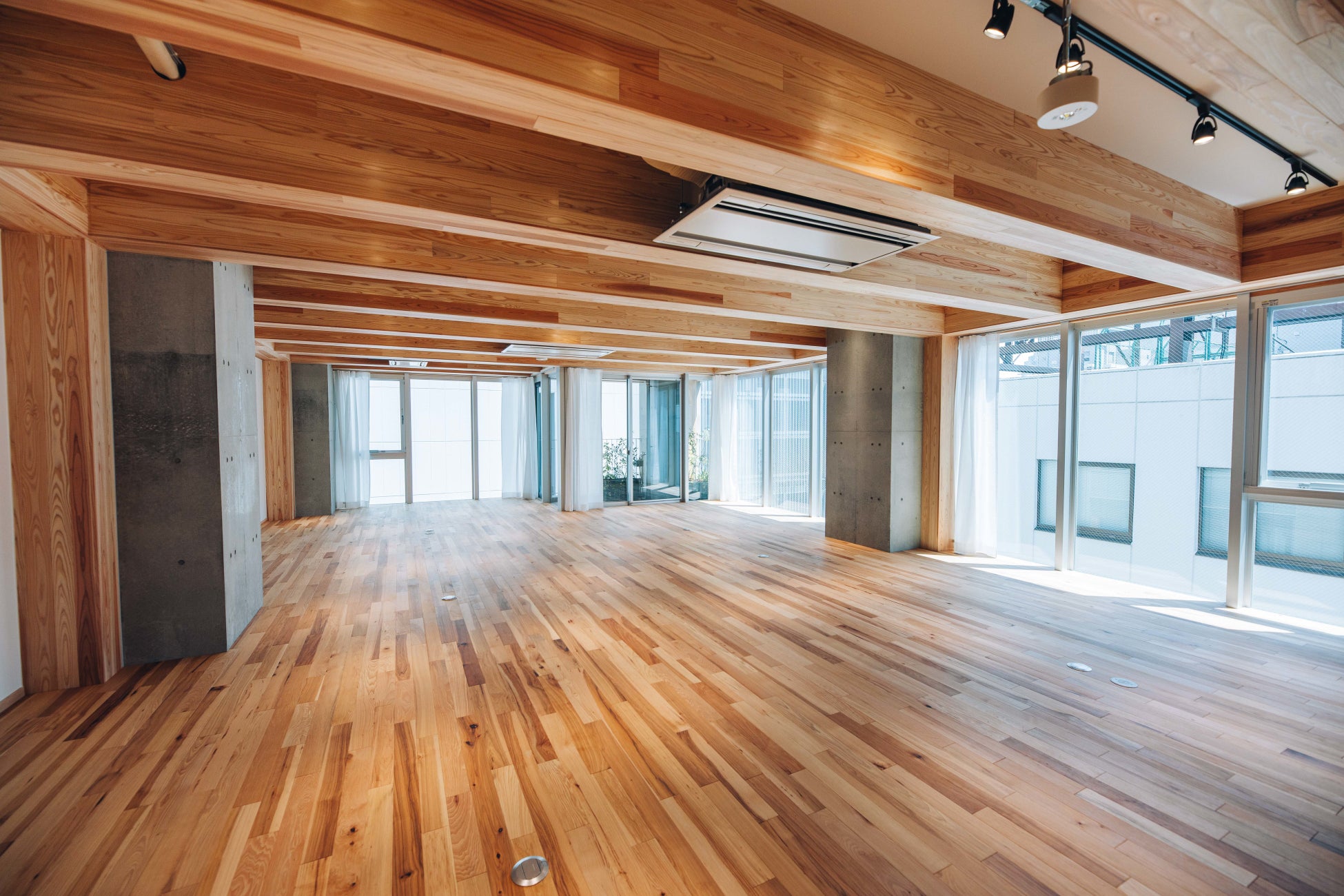 日本初の木造ハイブリットビル「KITOKI」日本橋兜町に完成 - 環境に配慮した建築を手がける「ADX」が、都市建築における木の可能性を拓く - PR TIMES