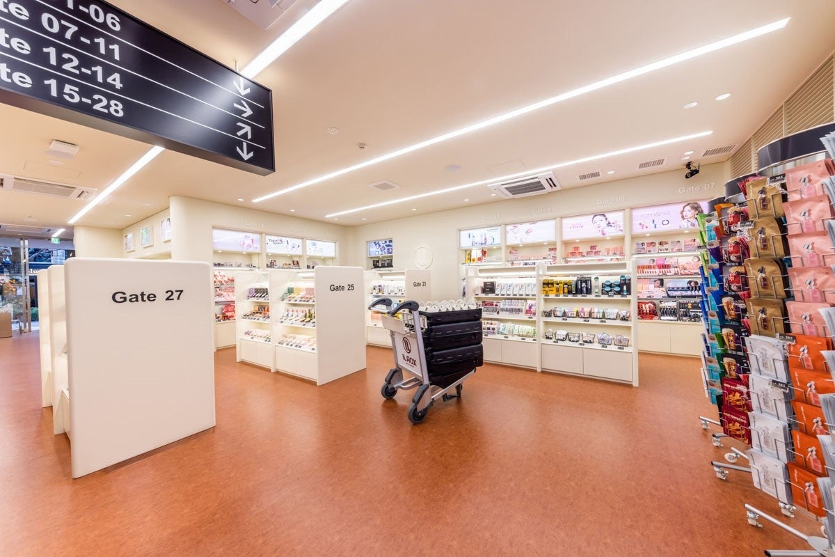 ラオックス新業態の″空港″がテーマのアジアコスメ専門店『LAOX