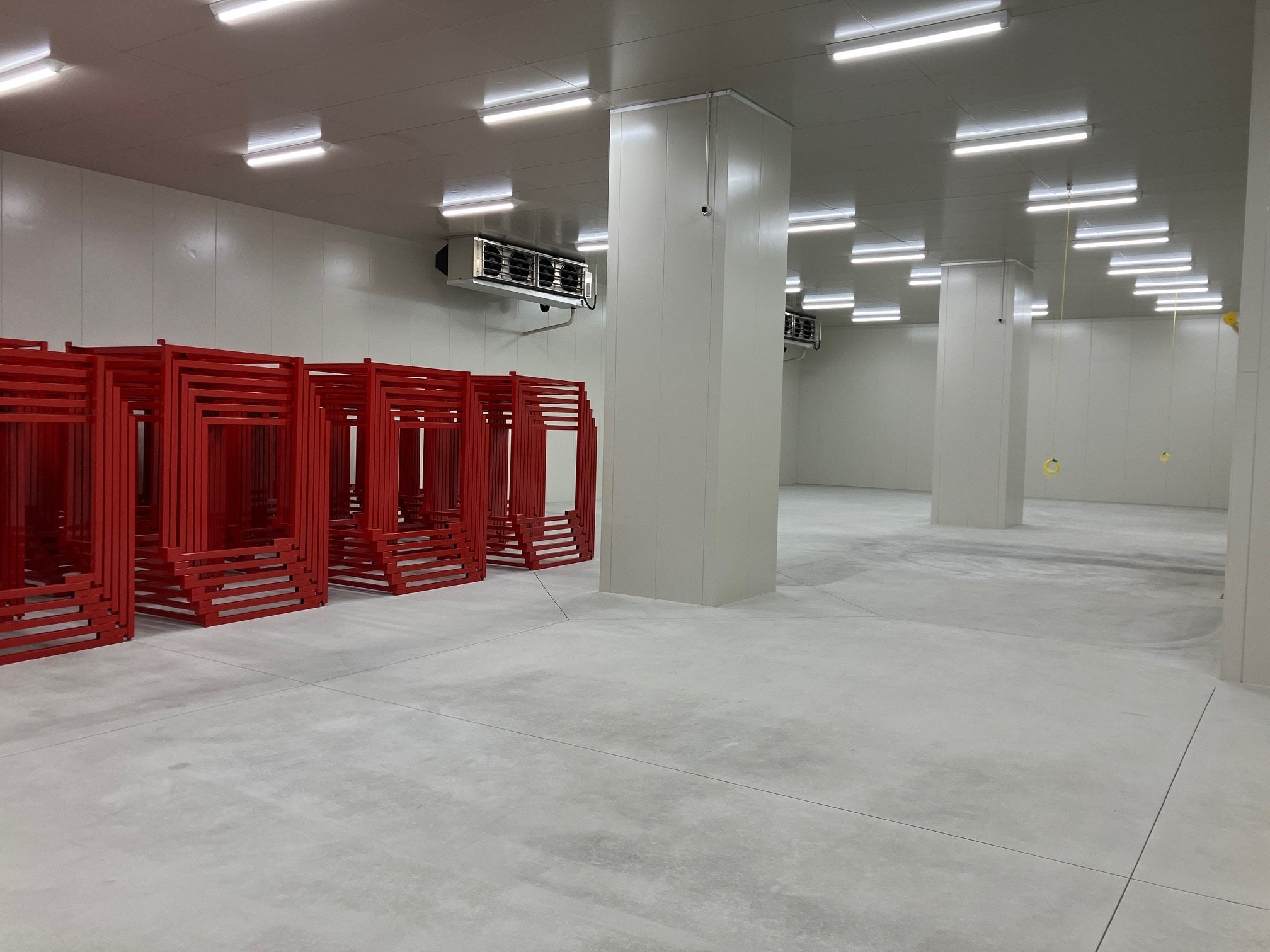 【冷凍室内部】