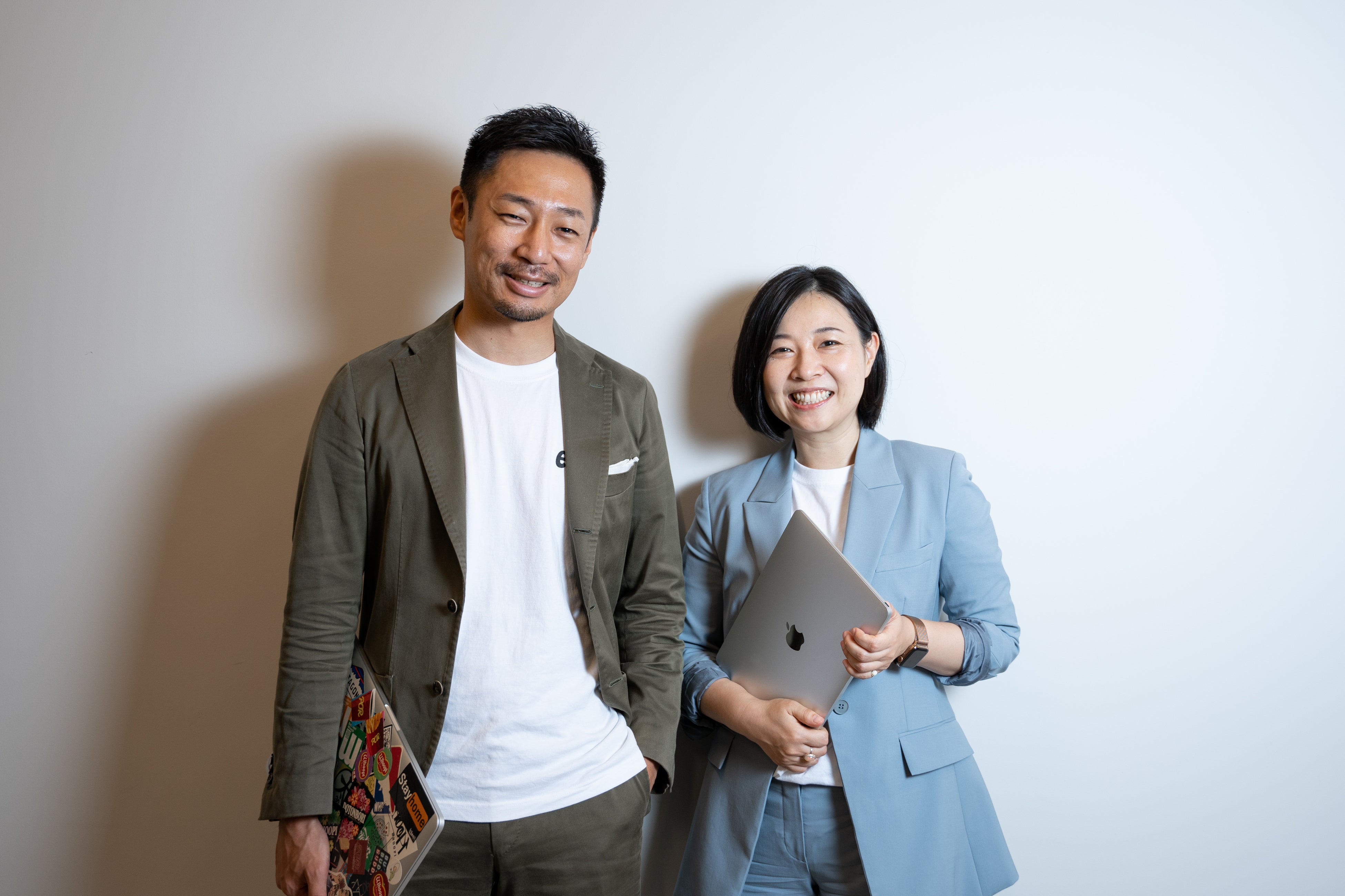 共同創業者の四橋健（左）と手嶋英津子（右）